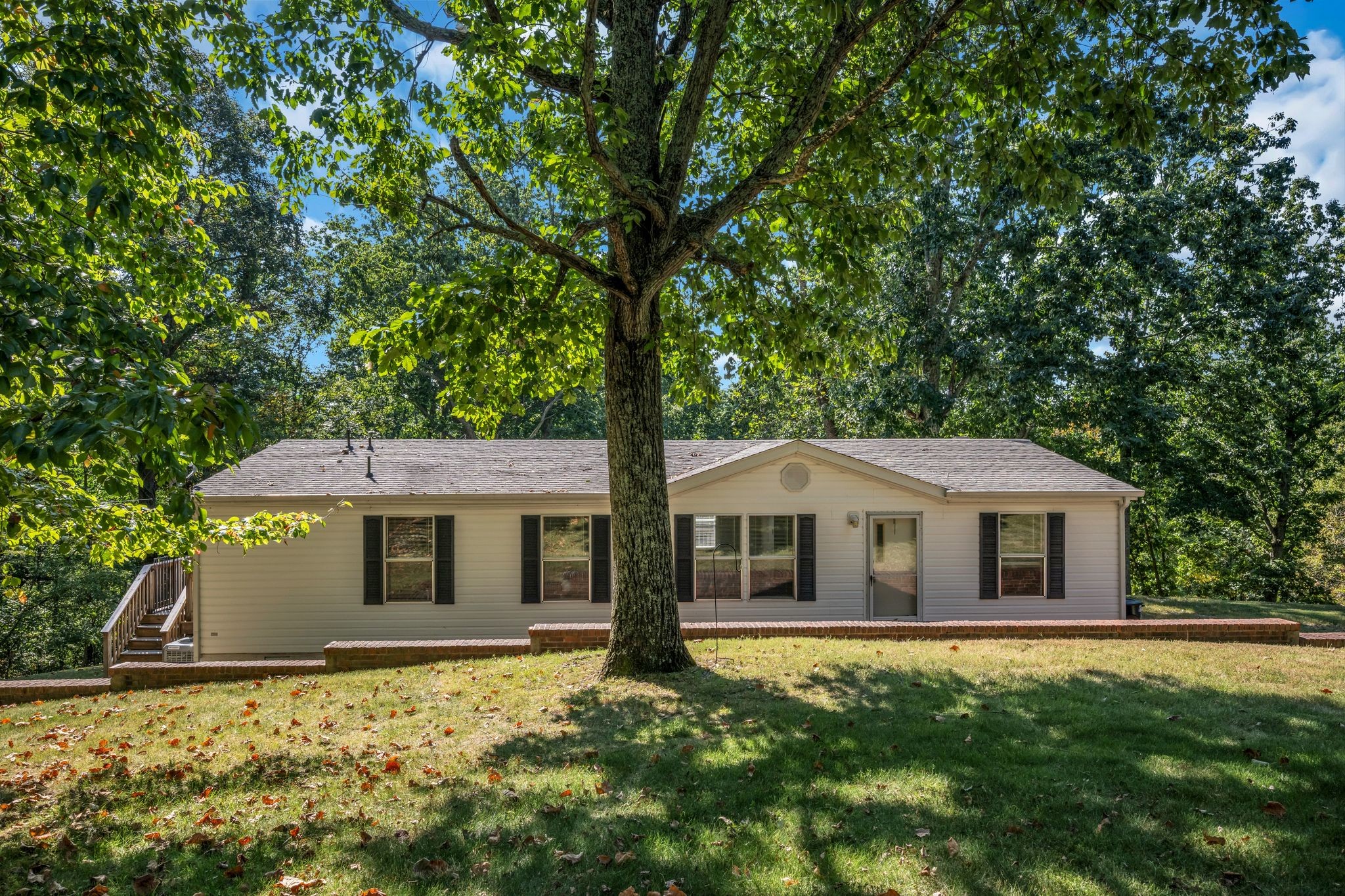 1066 Paula Ln Property Photo 1