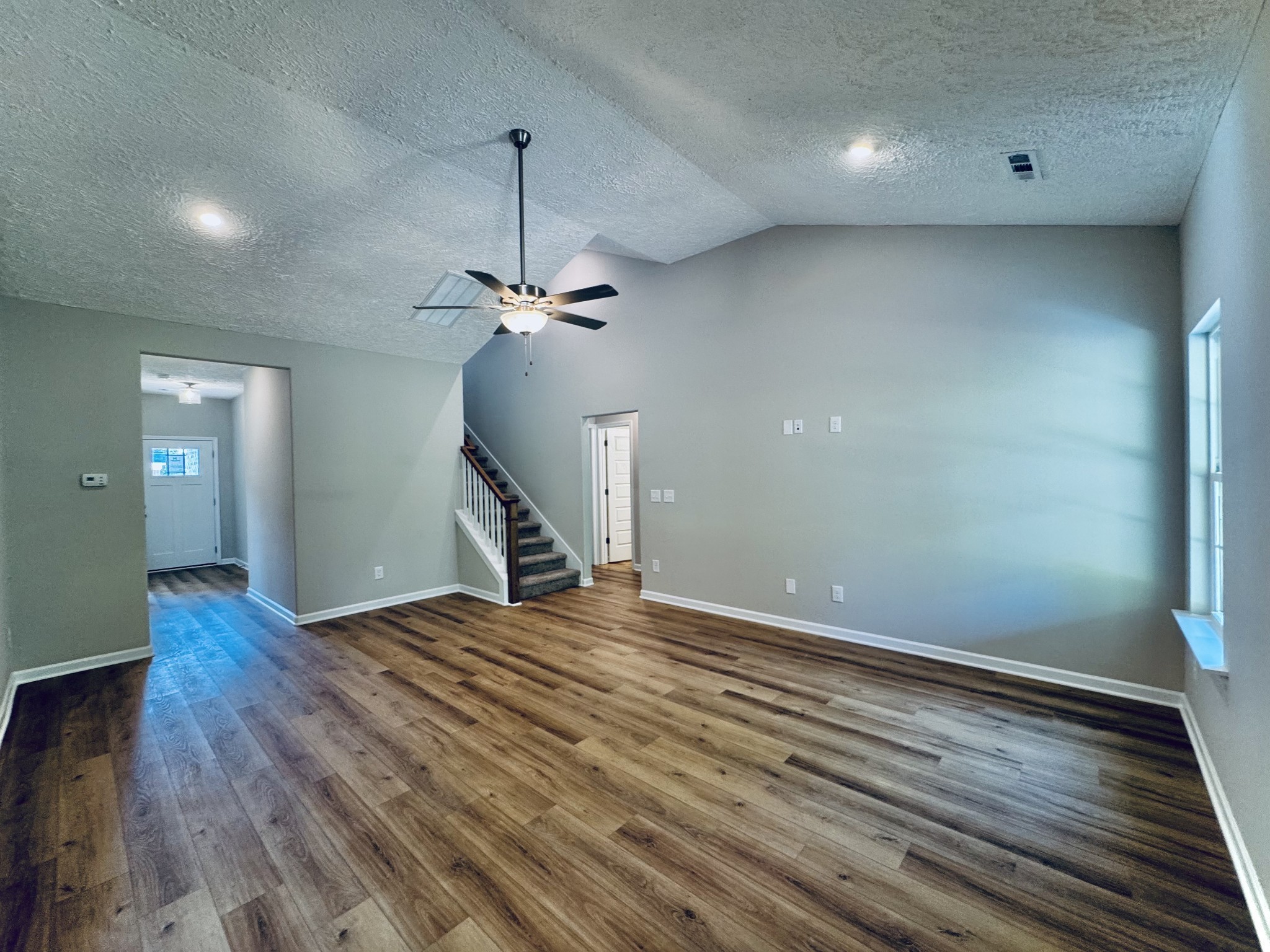 69 Laurel View St Property Photo 5