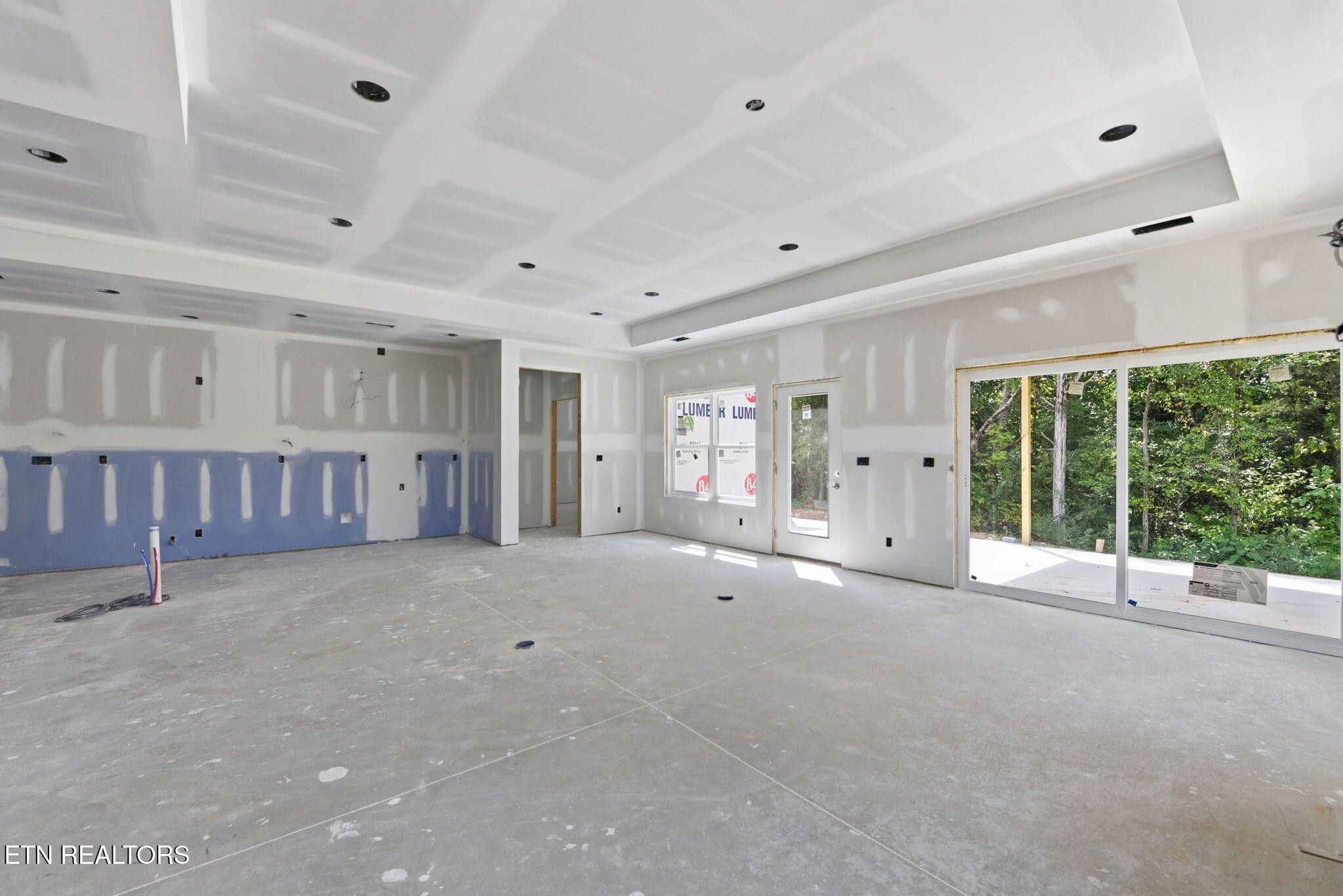819 Greenhead Lane Property Photo 3