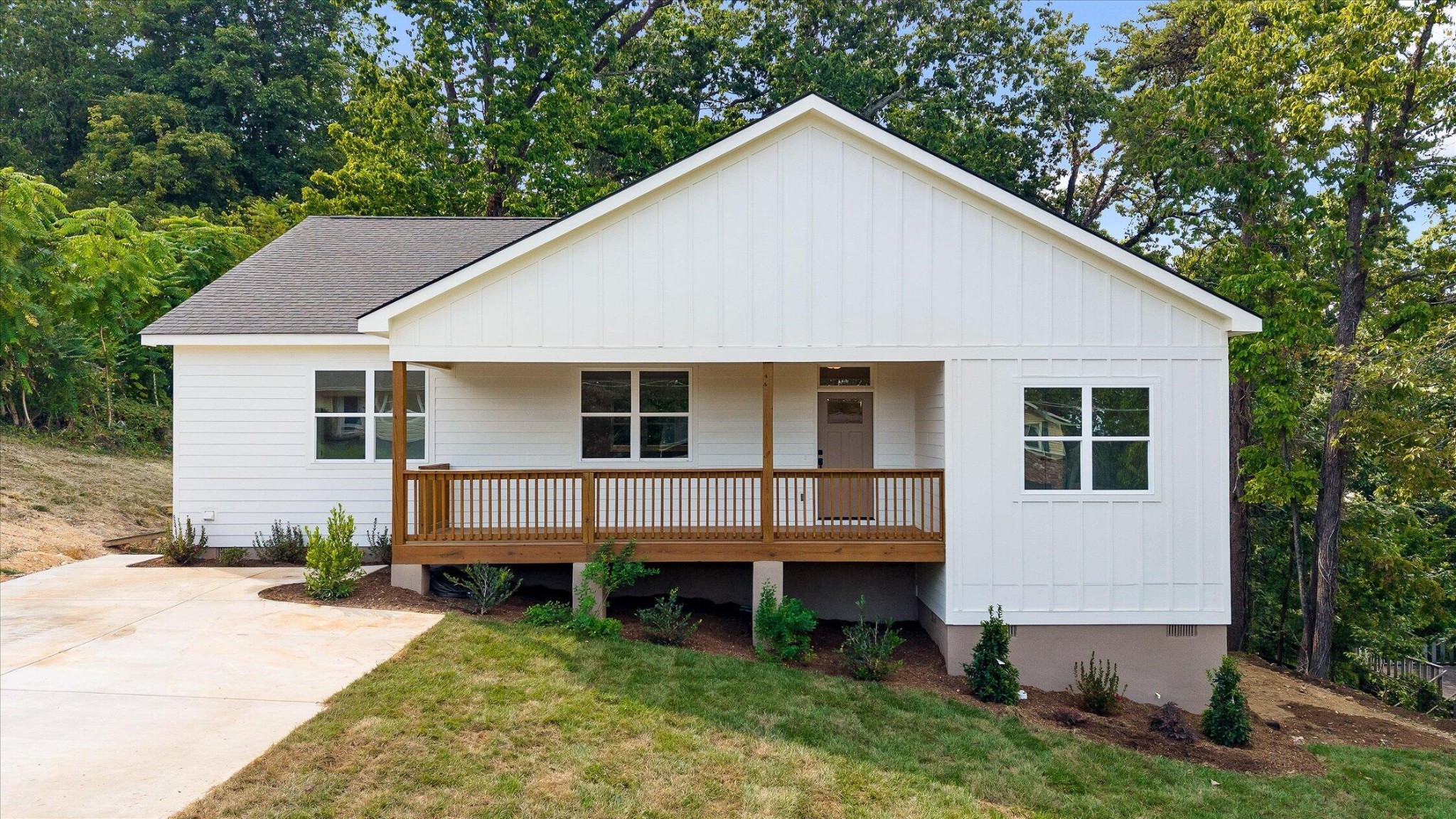 1413 Melody Lane Property Photo 1