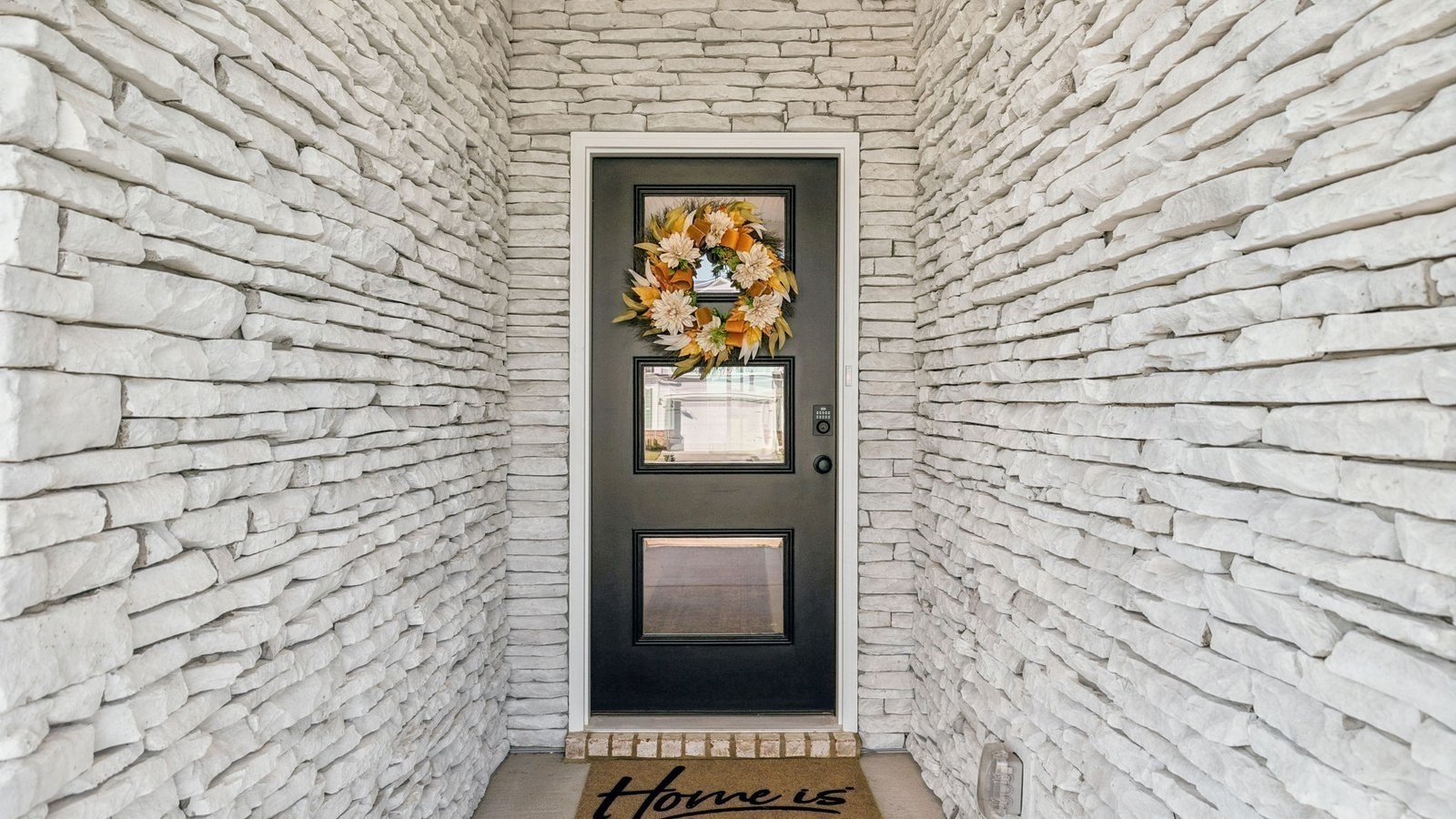 5003 Wild Oat Circle Property Photo 7