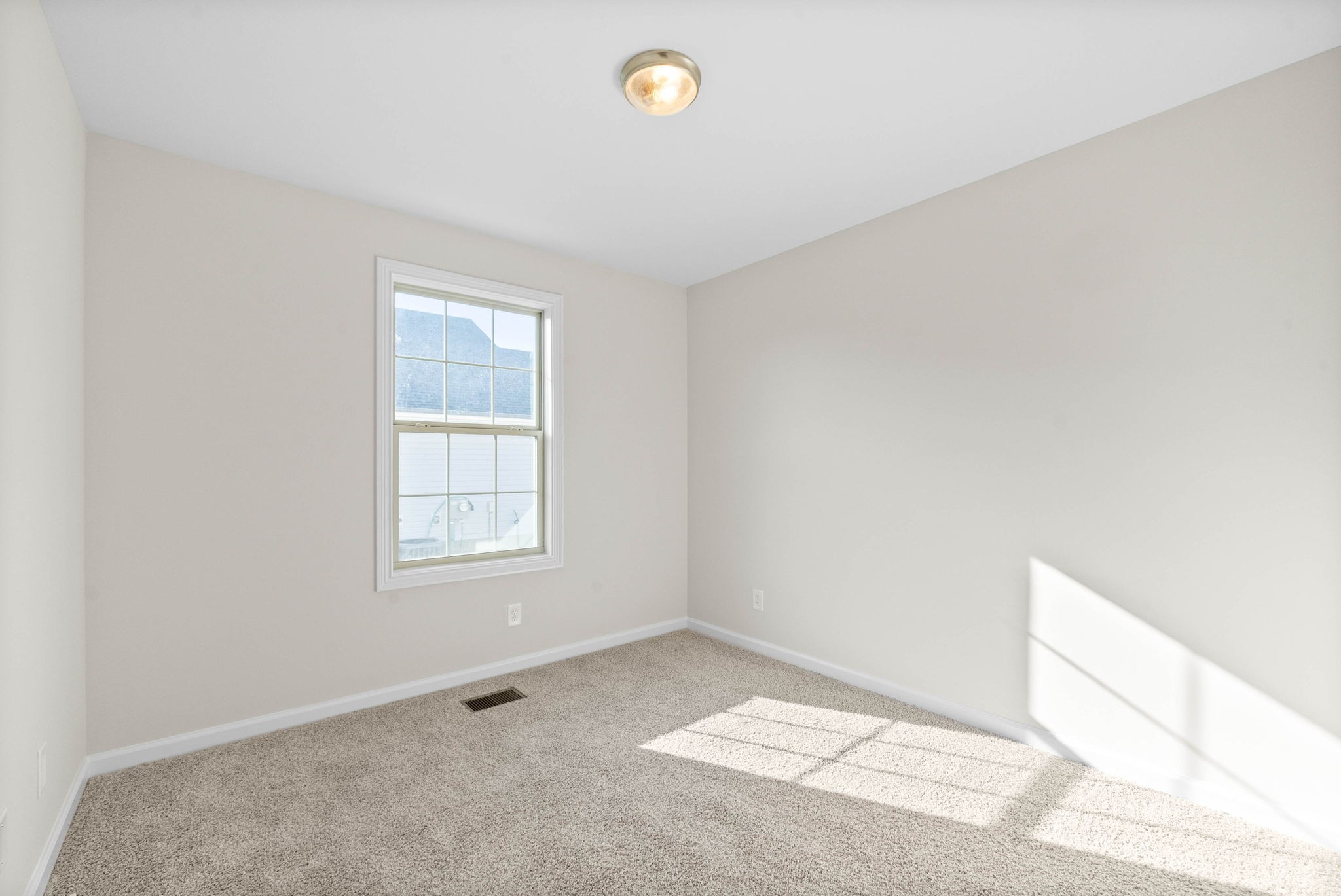 1498 Hallies Way Property Photo 15