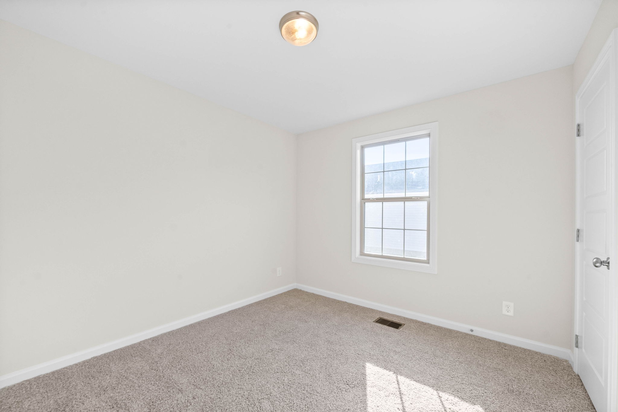 1498 Hallies Way Property Photo 18