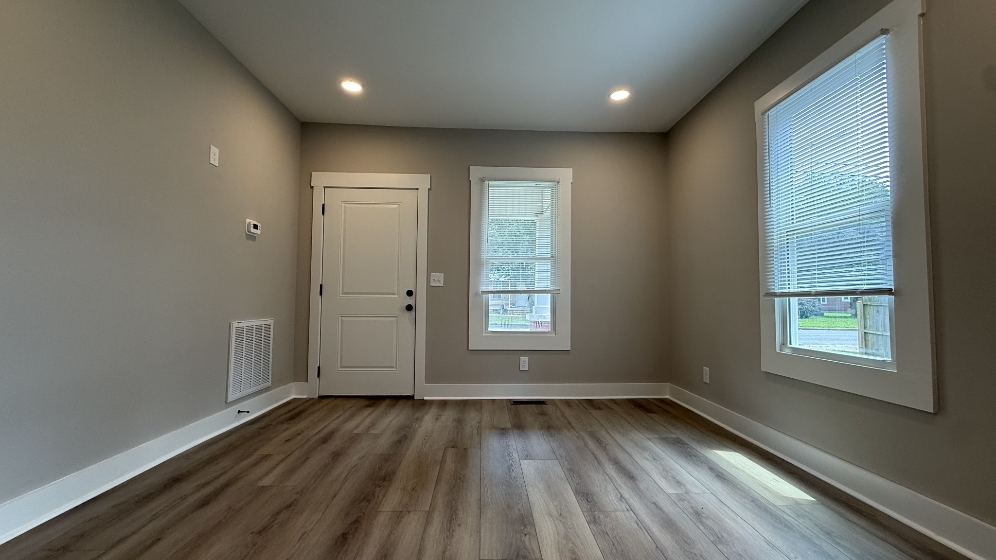 1225 N Spring St Property Photo 5