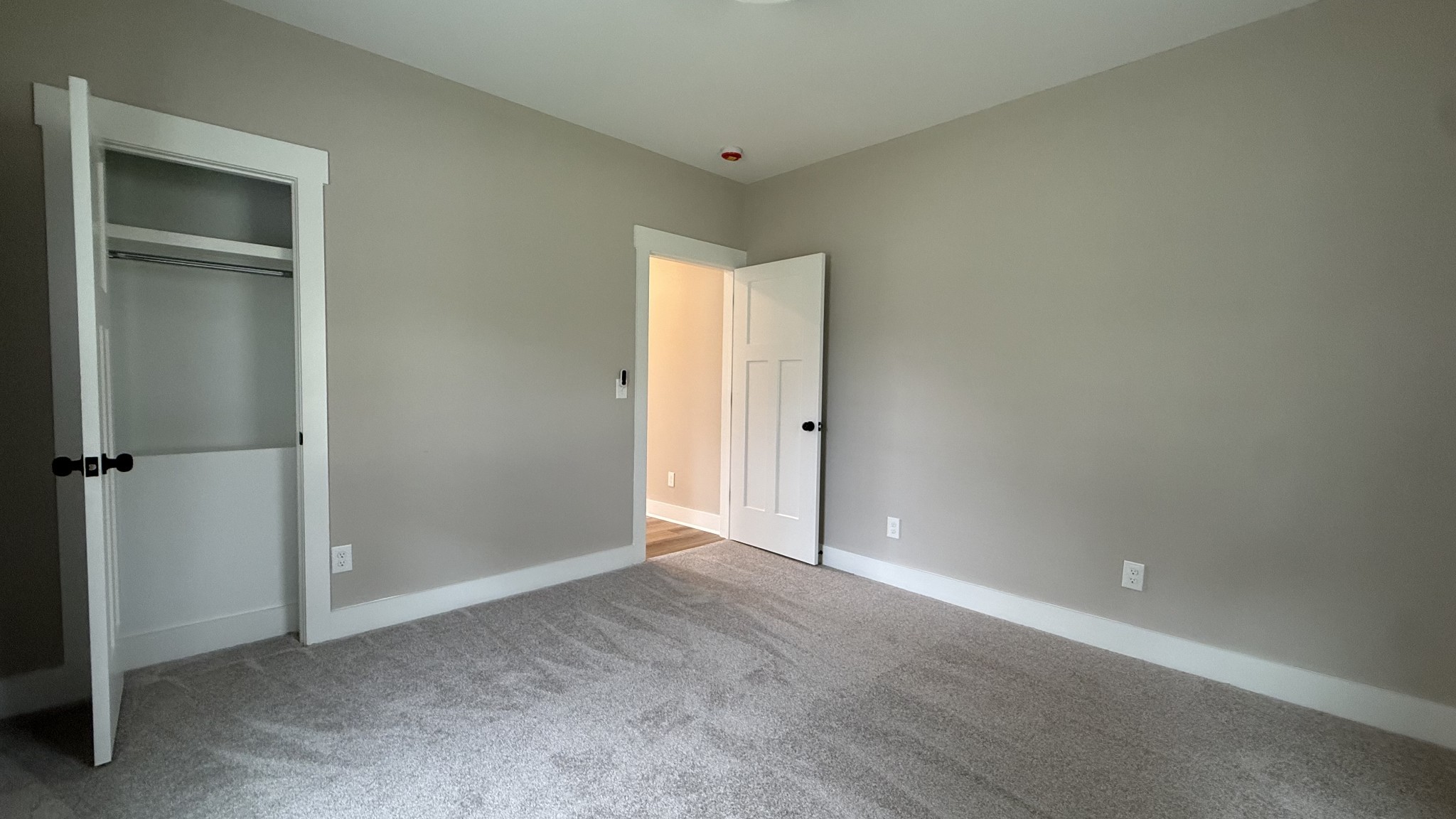 1225 N Spring St Property Photo 16
