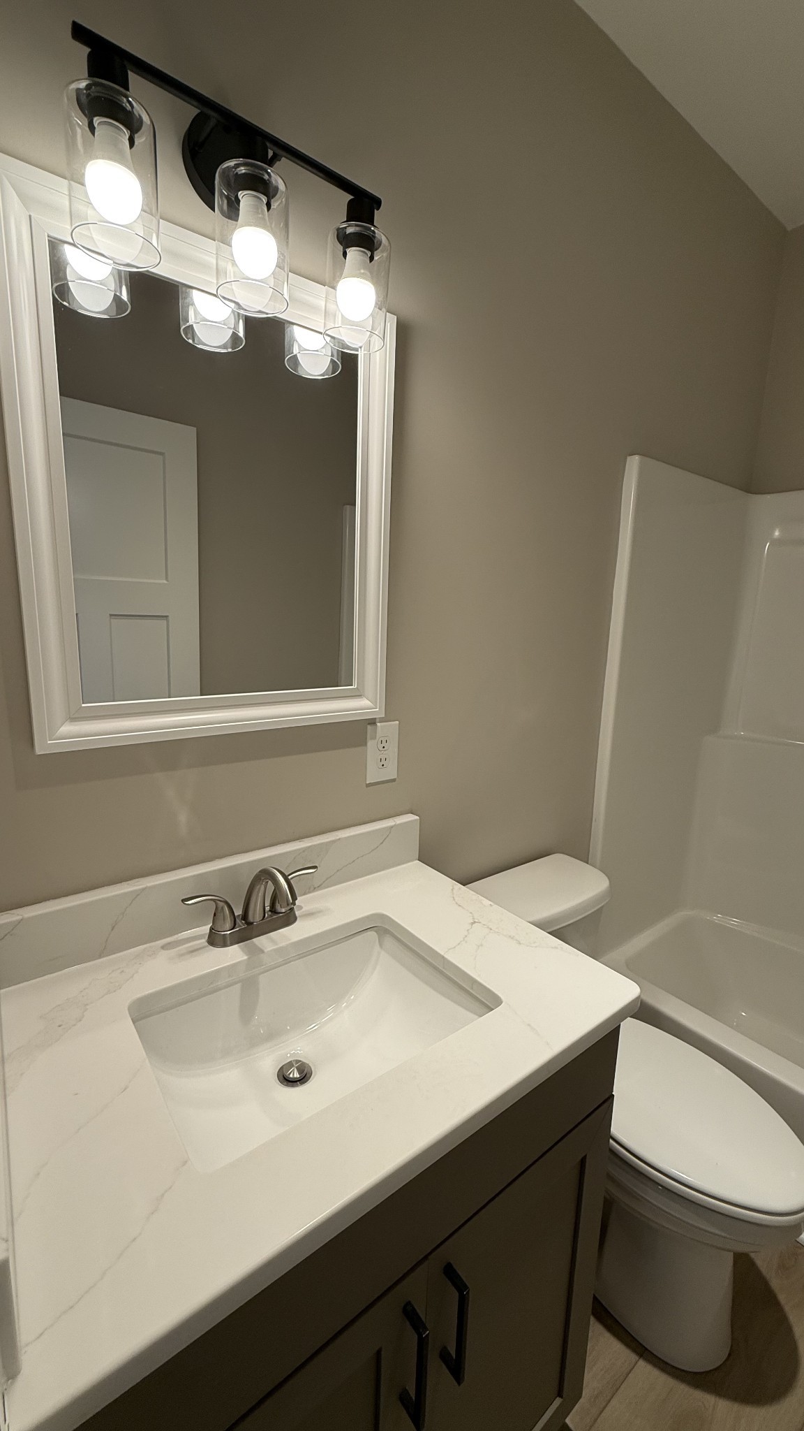 1225 N Spring St Property Photo 20
