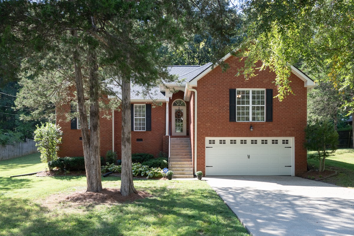 2117 Creek Trl Property Photo 1