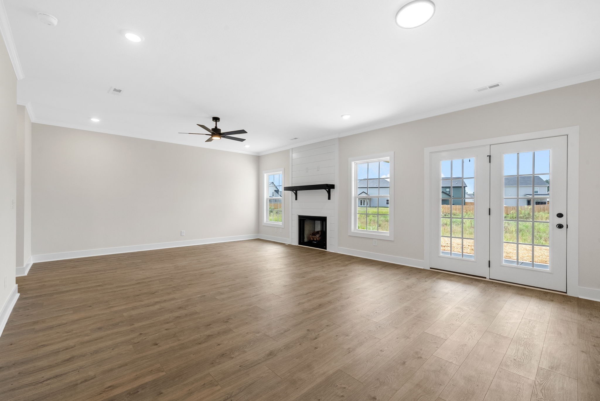 126 Sweet Clover Ct Property Photo 6