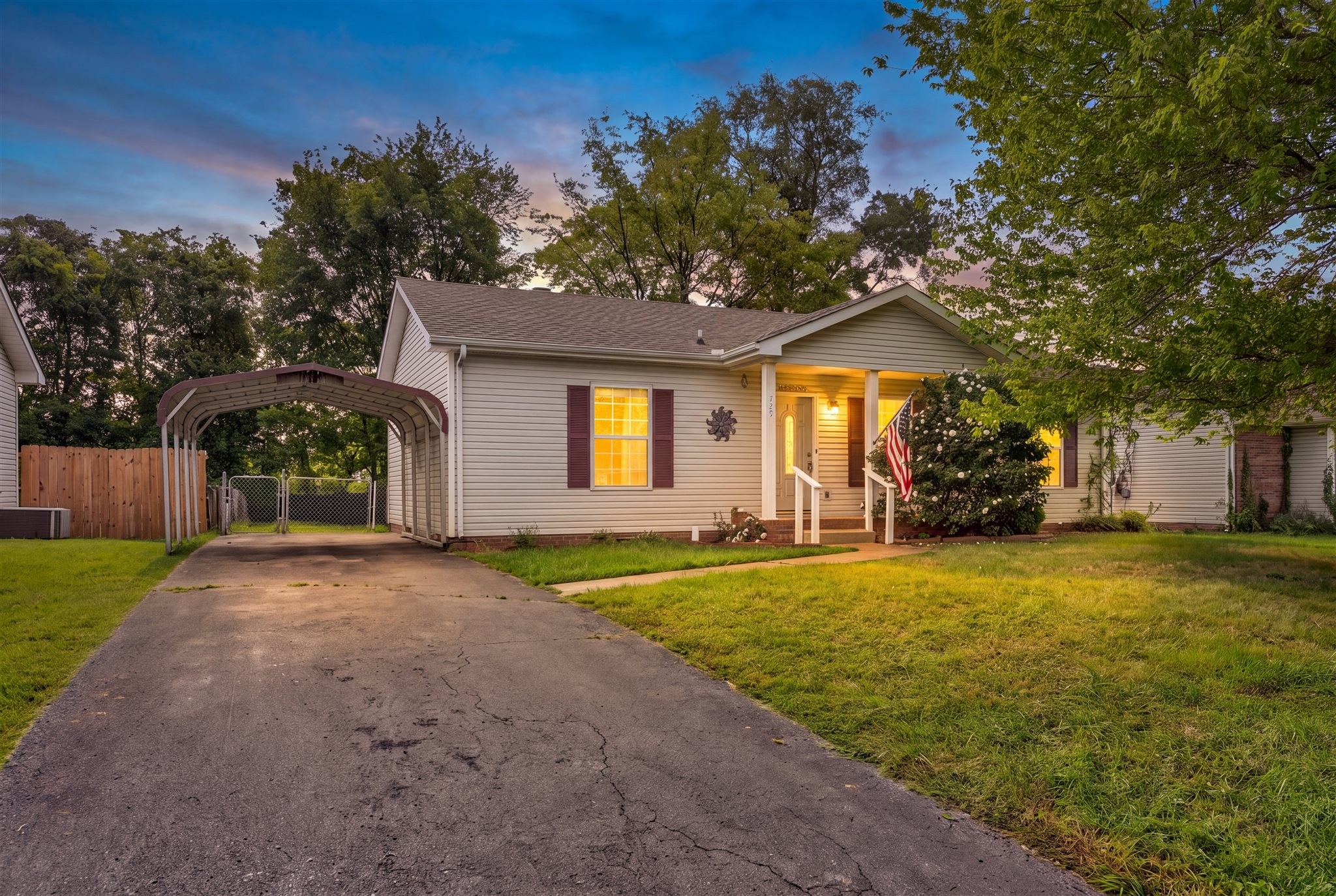 729 Princeton Cir Property Photo 1