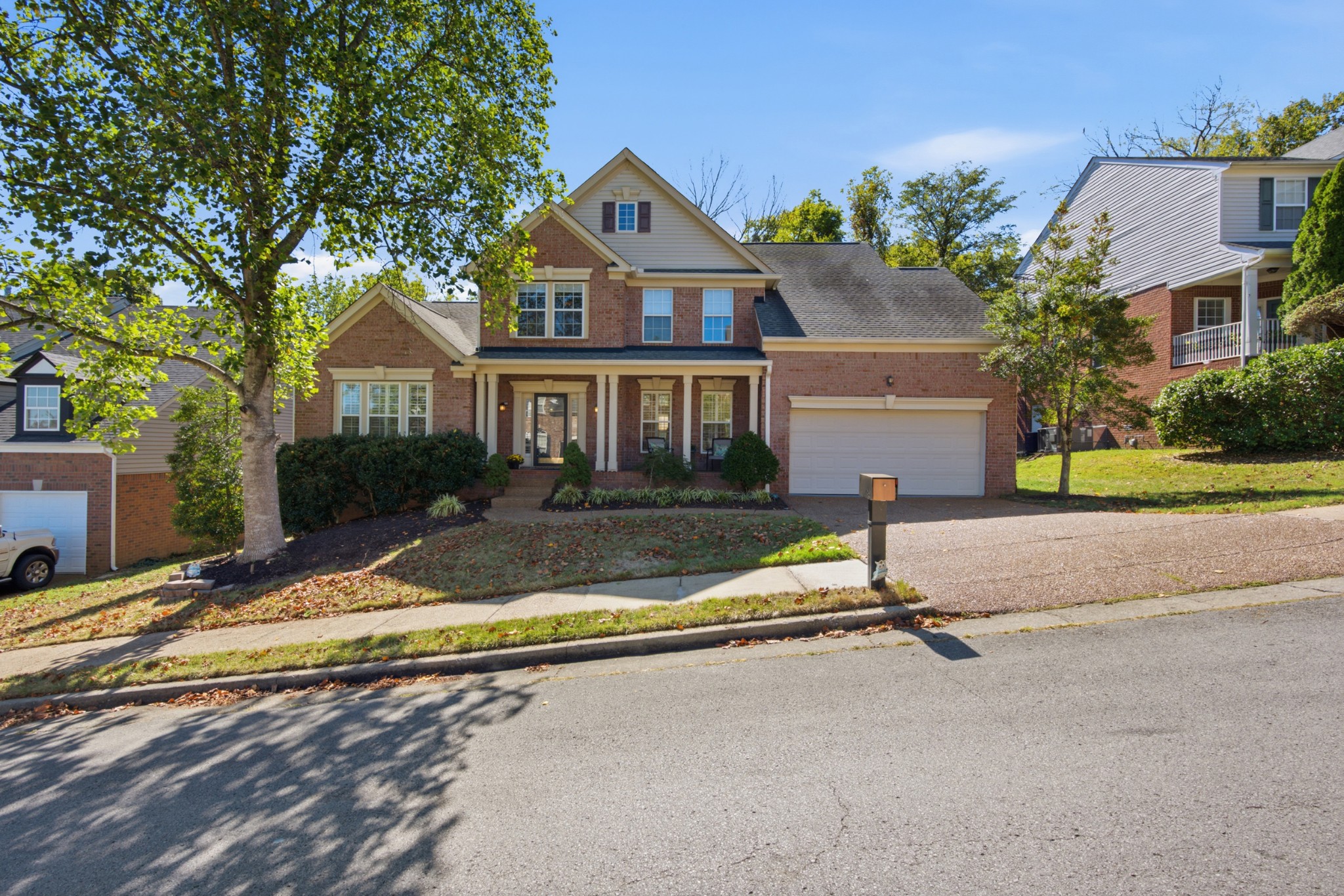 6965 Stone Run Dr Property Photo 3