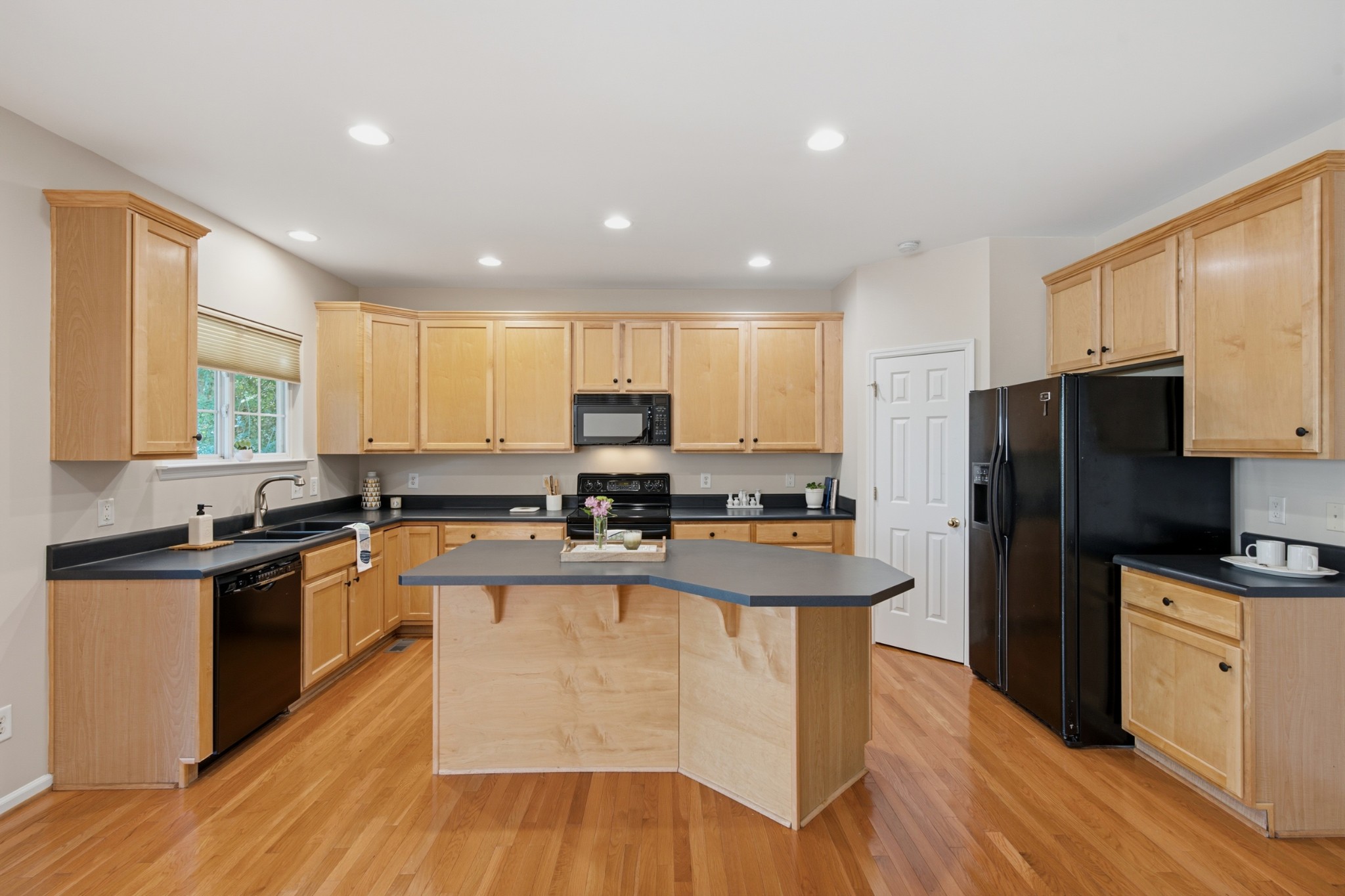6965 Stone Run Dr Property Photo 12