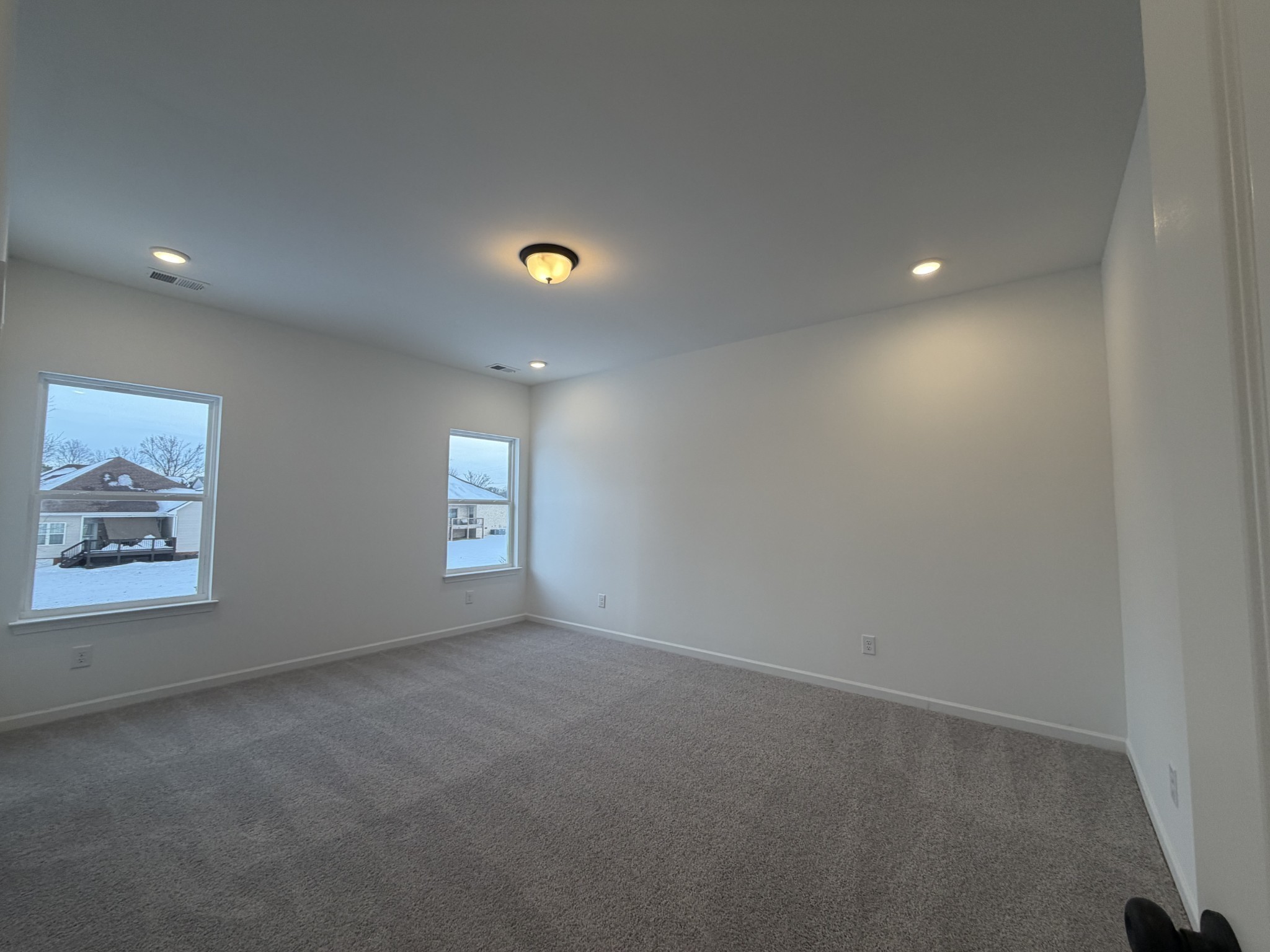 303 Oakfield Lane Property Photo 11