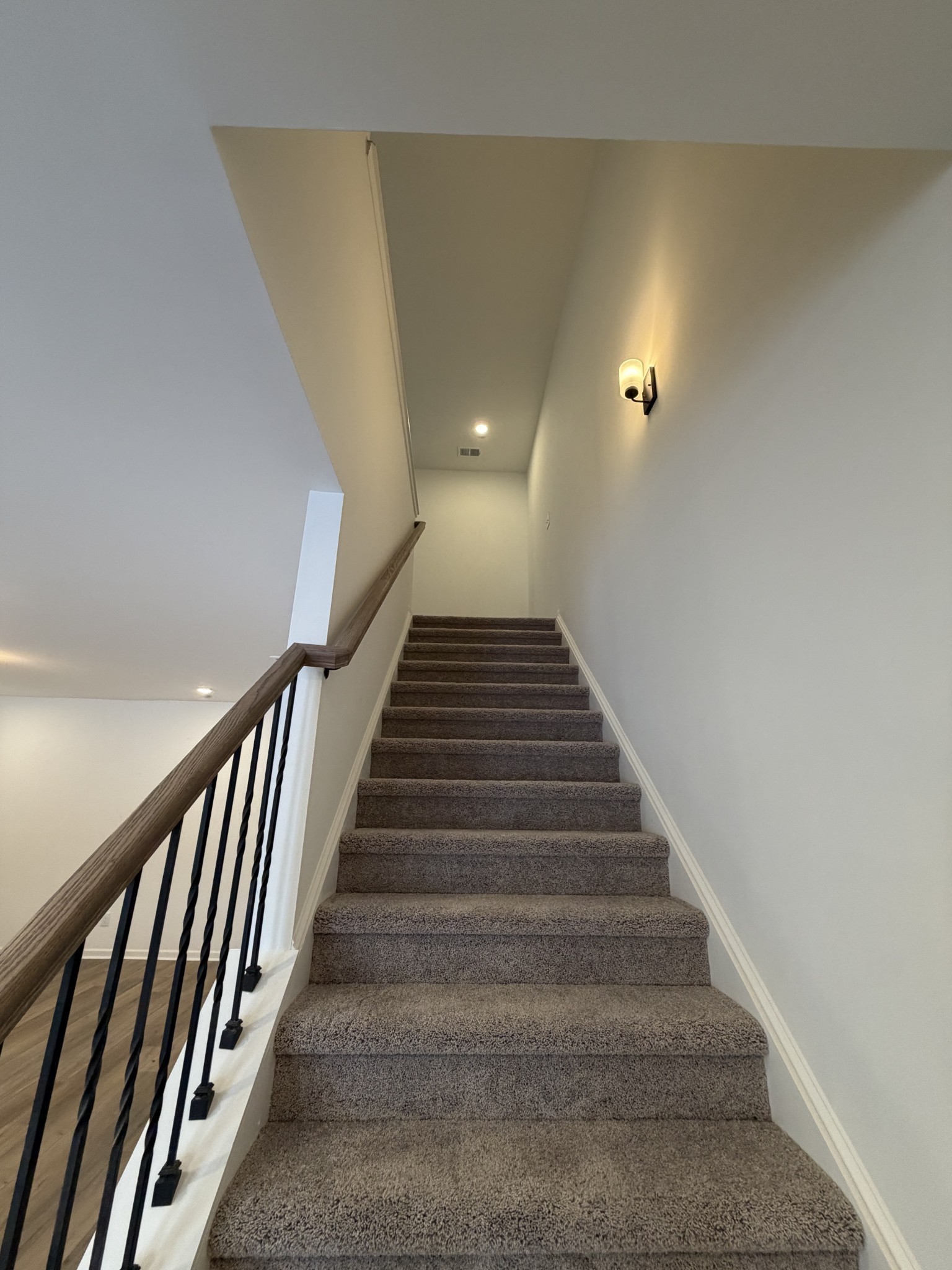 307 Oakfield Lane Property Photo 8