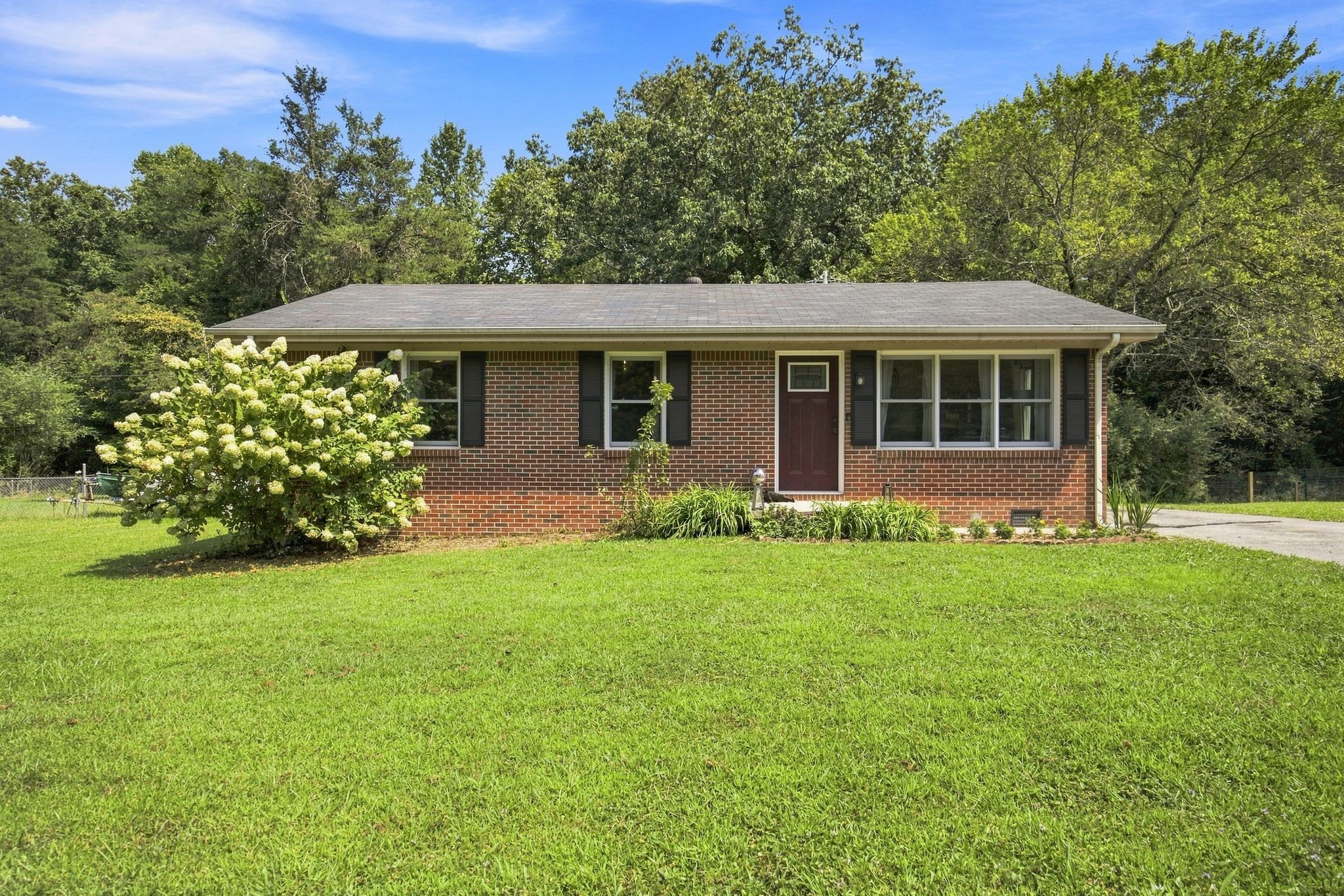 2864 Pigeon Springs Rd Property Photo 1