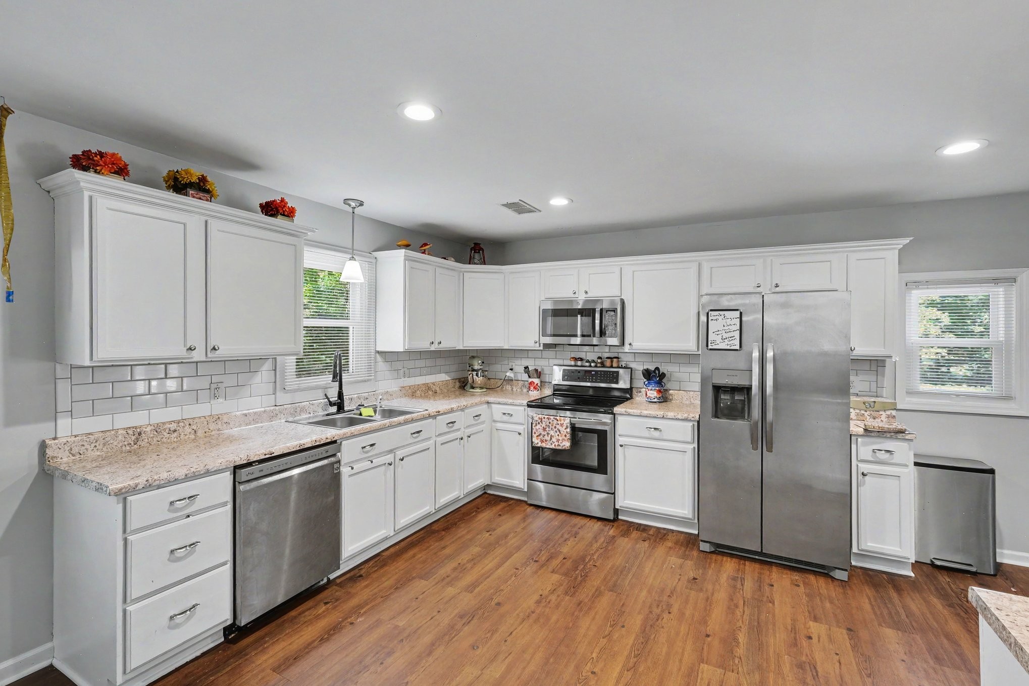 115 Larkway Dr