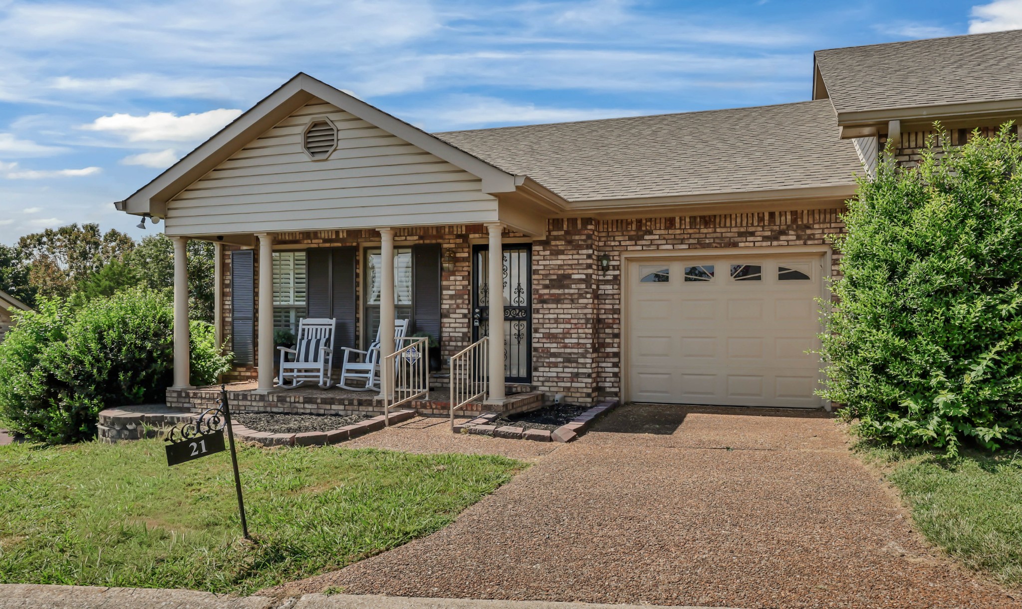 1818 Memorial Dr Property Photo 1
