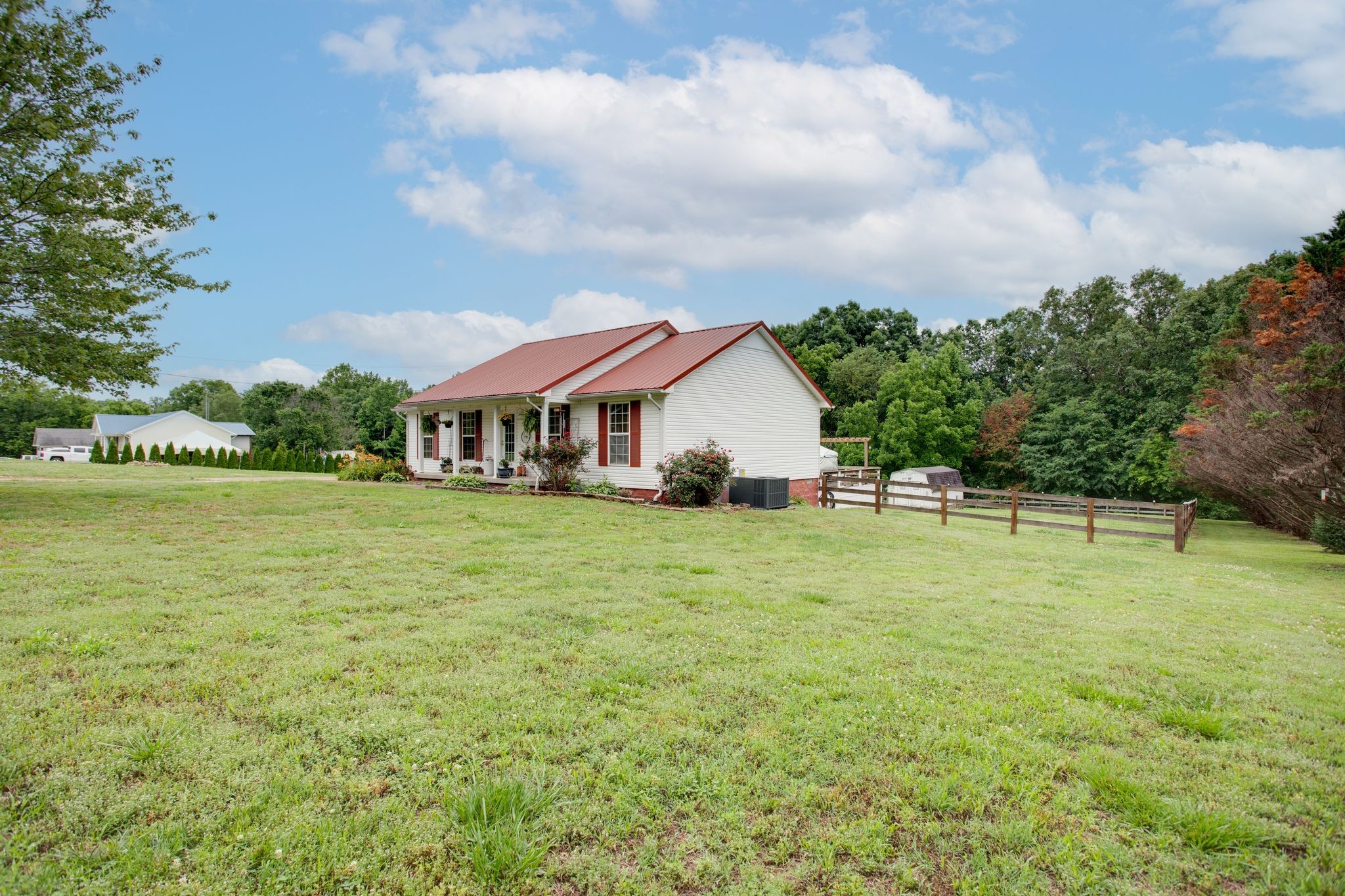 2233 Fall River Rd Property Photo 9