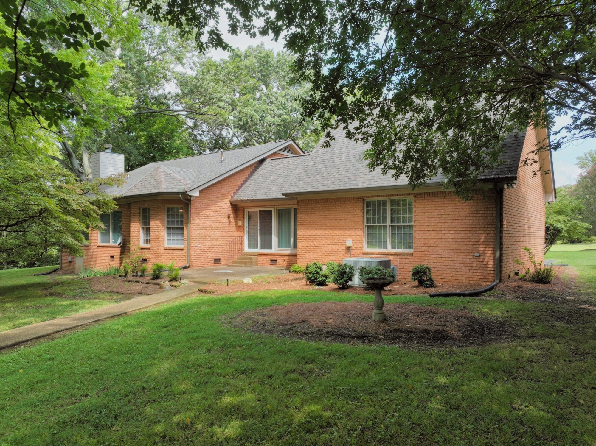 507 Menees Ln Property Photo 4