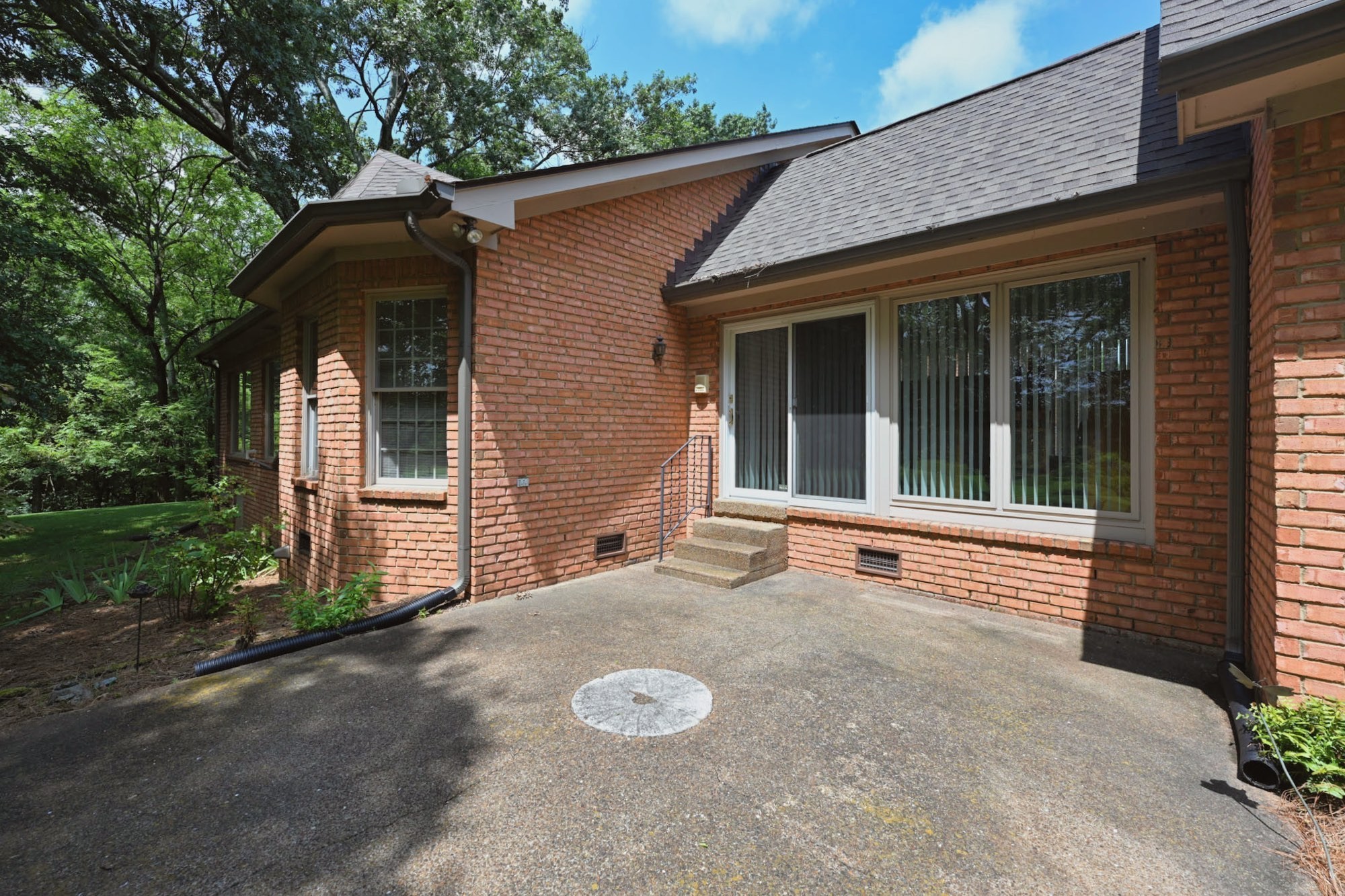 507 Menees Ln Property Photo 8