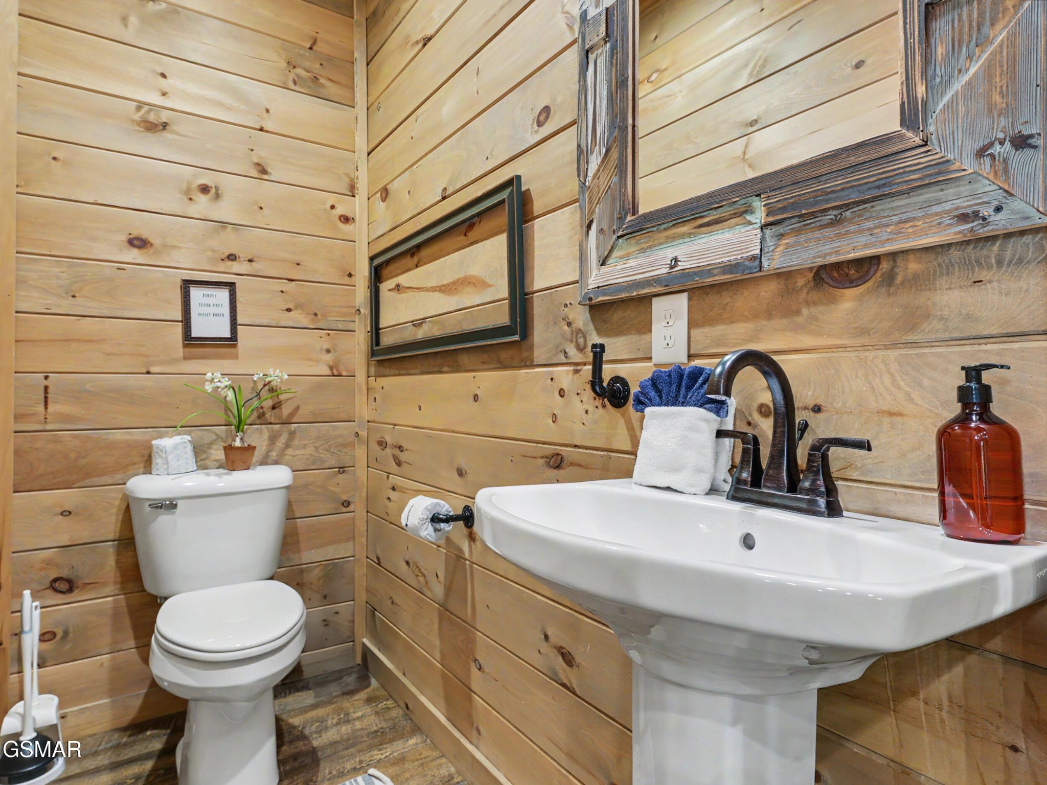2724 Pine Crest Lane Property Photo 10