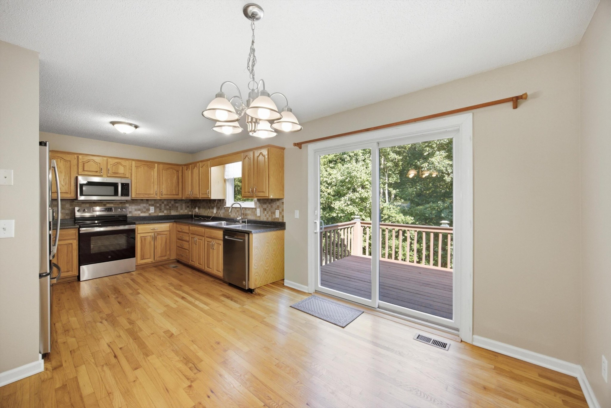 6821 Benwood Drive Property Photo 15