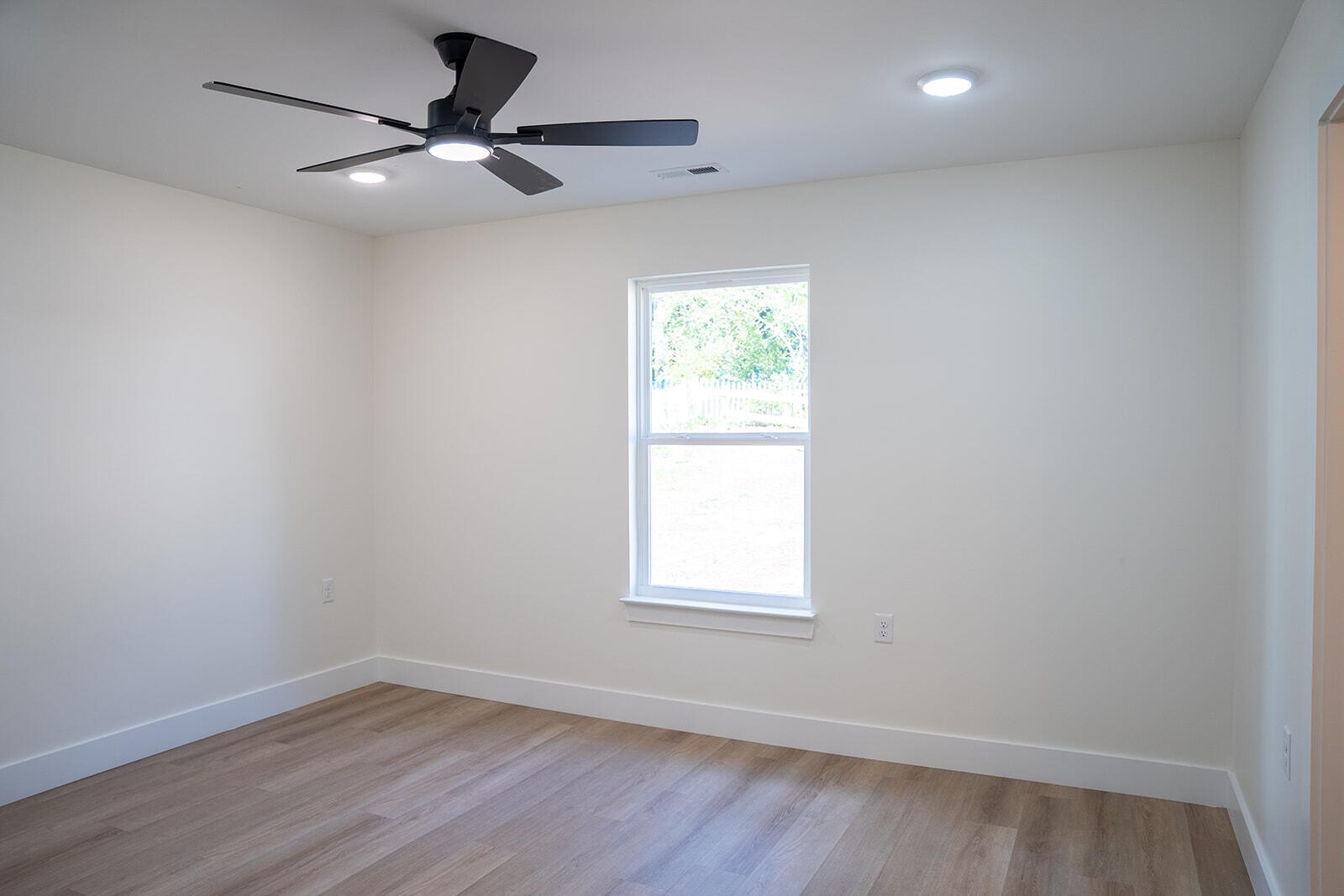 1904 Crestway Drive Property Photo 16