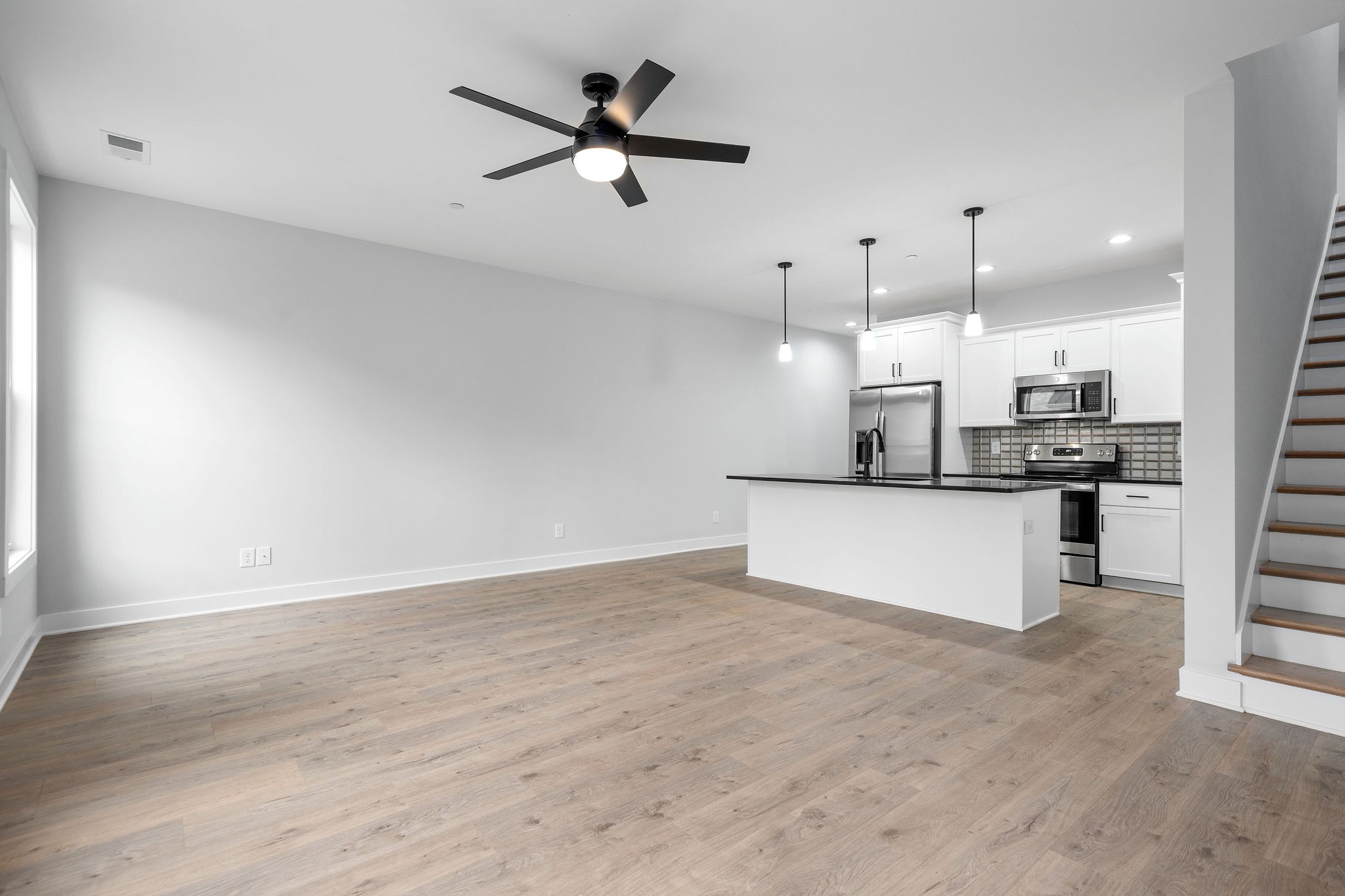 120 Savannah Ave Property Photo 3