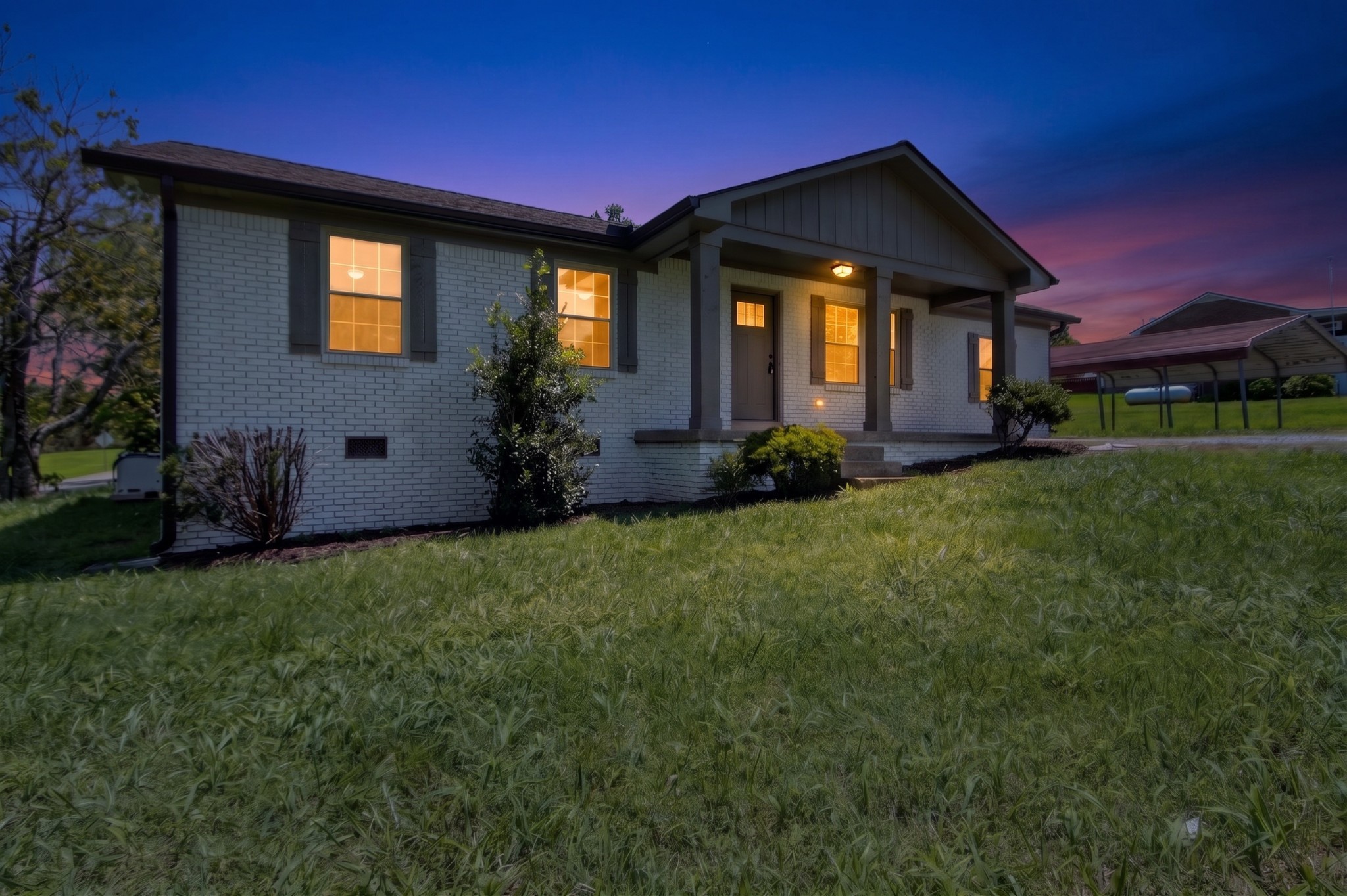 210 Crenshaw Rd Property Photo 1