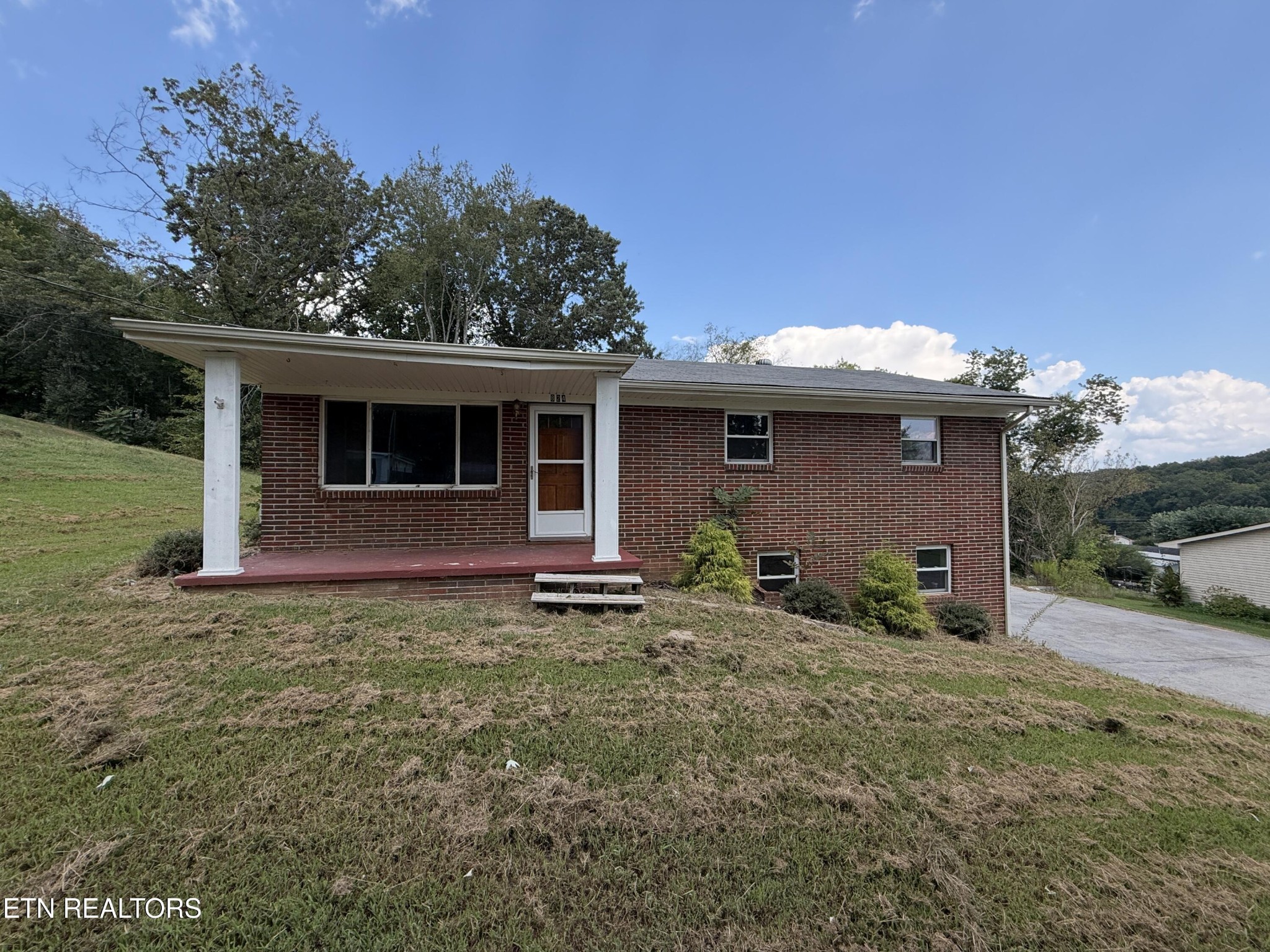 824 Pleasant View Drive Property Photo 1