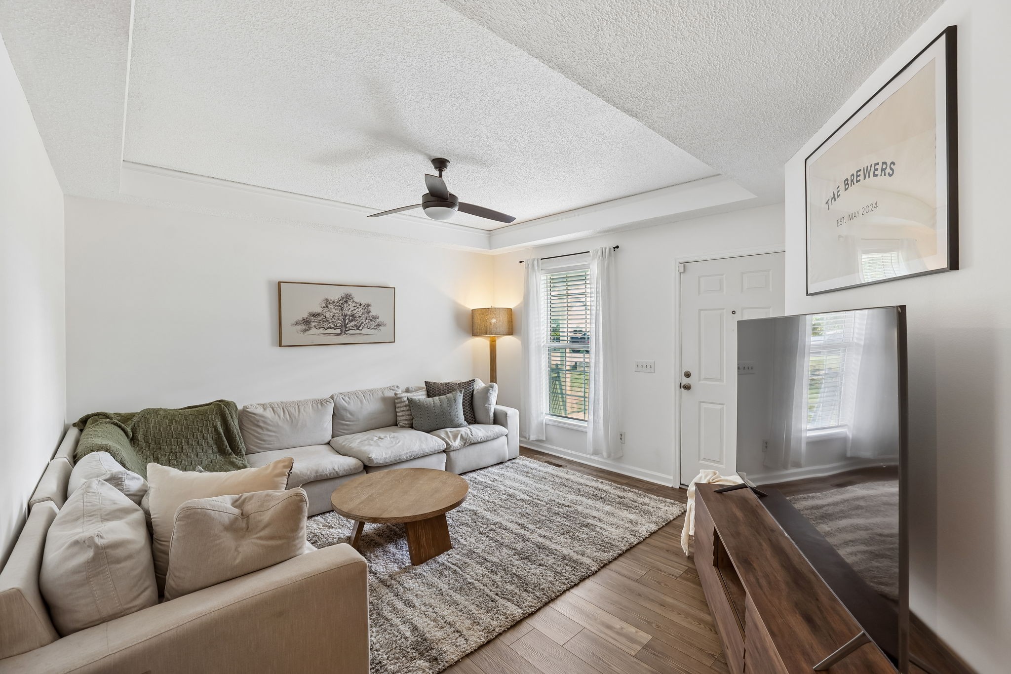1316 Raden Dr Property Photo 4