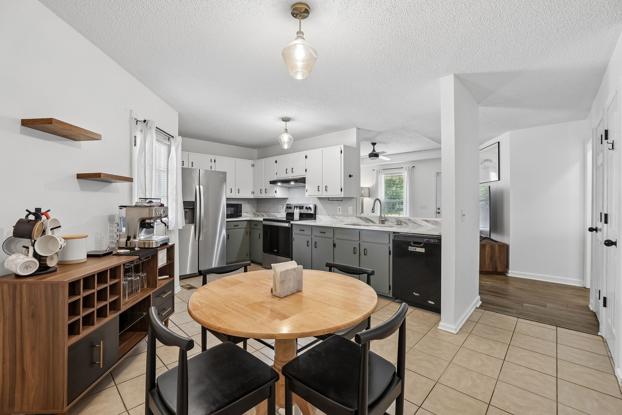 1316 Raden Dr Property Photo 8