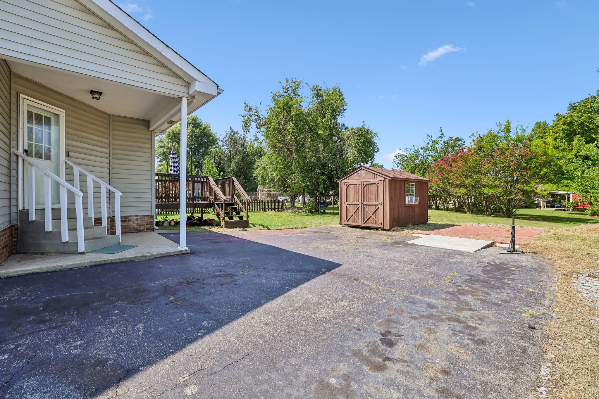 1316 Raden Dr Property Photo 17