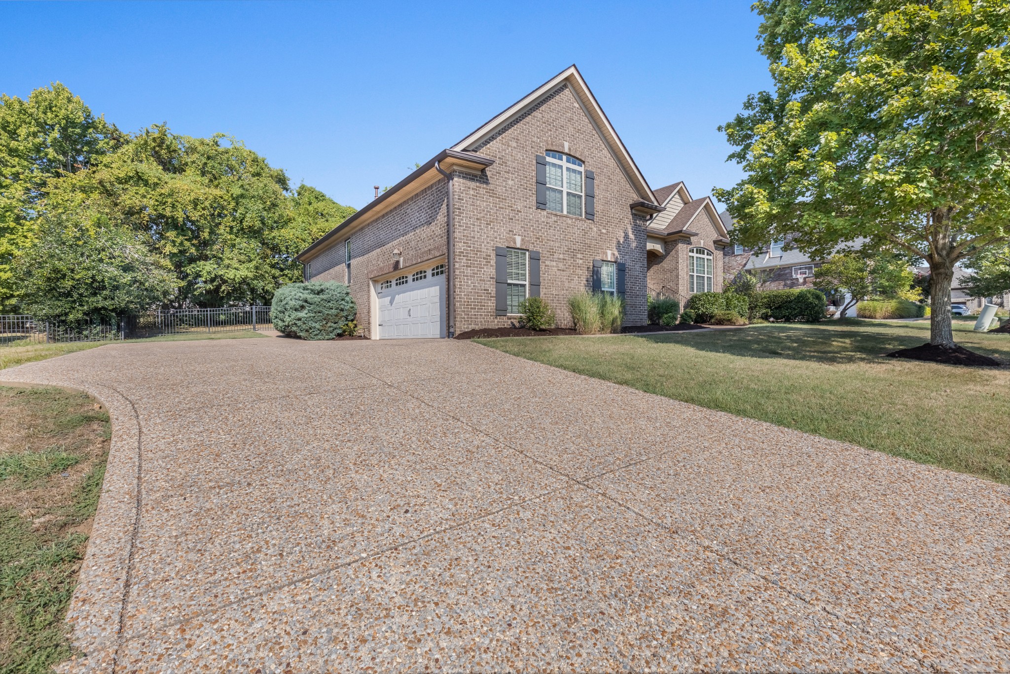 1012 Whispering Wind Way Property Photo 3