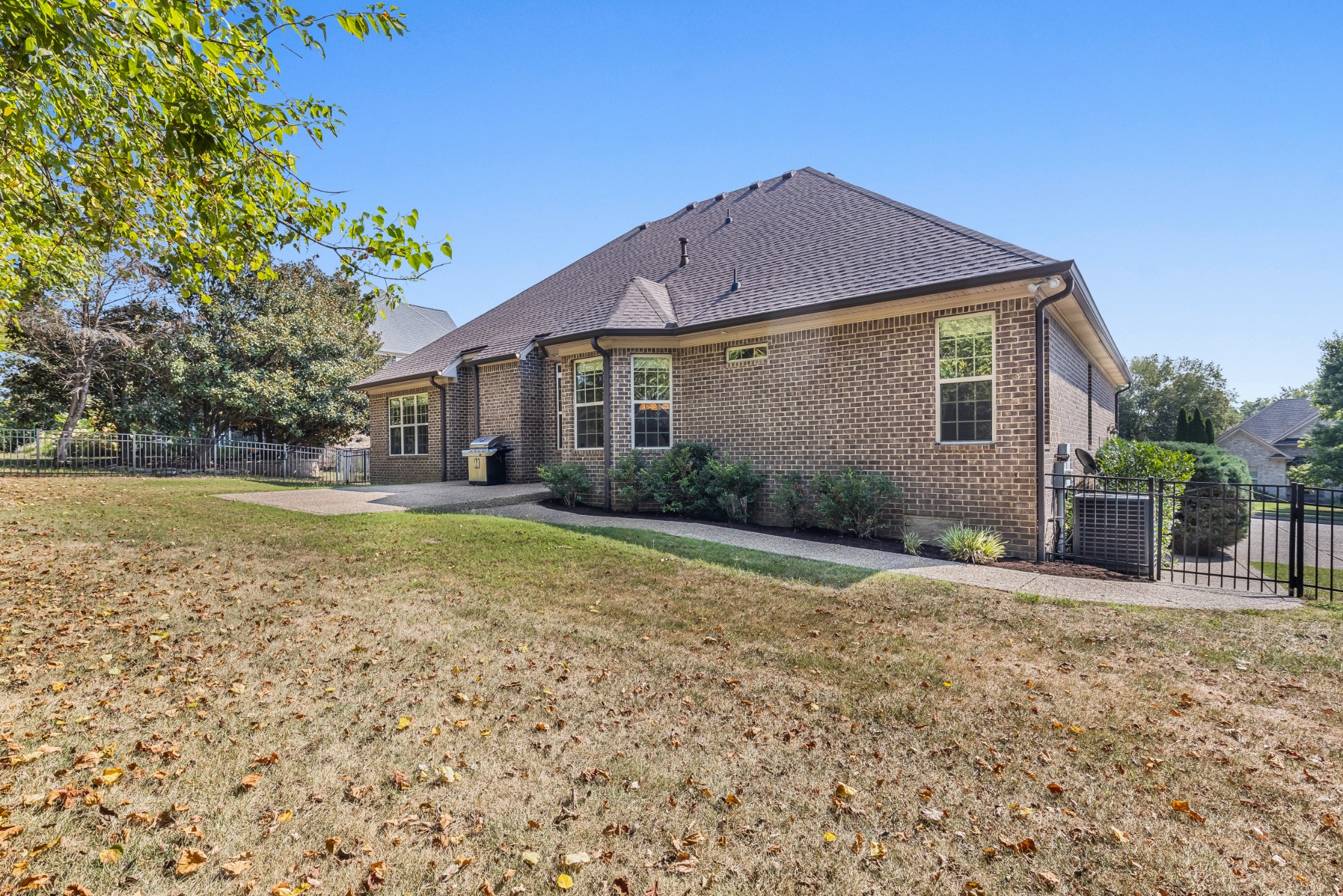 1012 Whispering Wind Way Property Photo 5