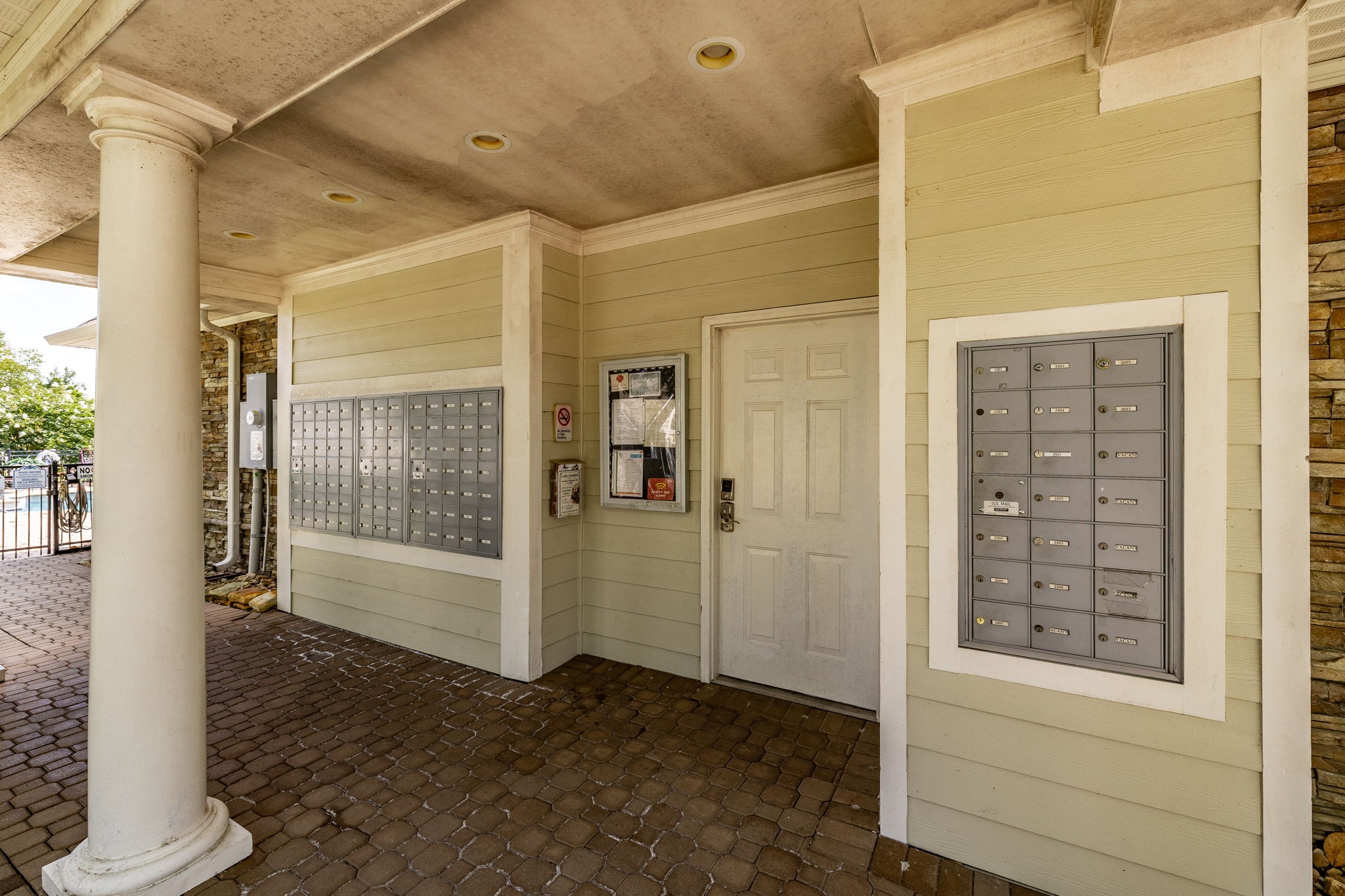 825 Browns Ln Property Photo 91