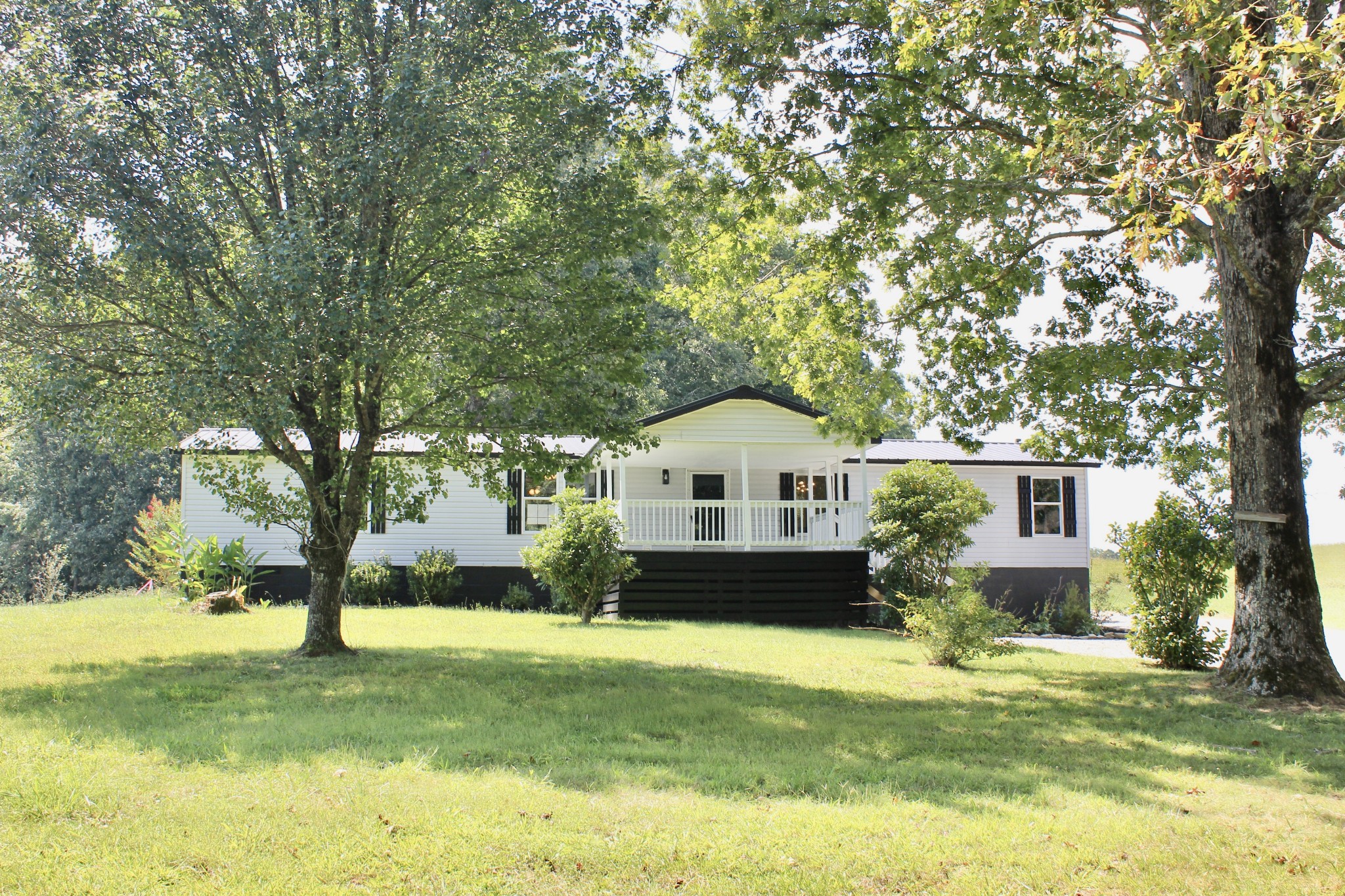 2745 Summerfield Rd Property Photo 1