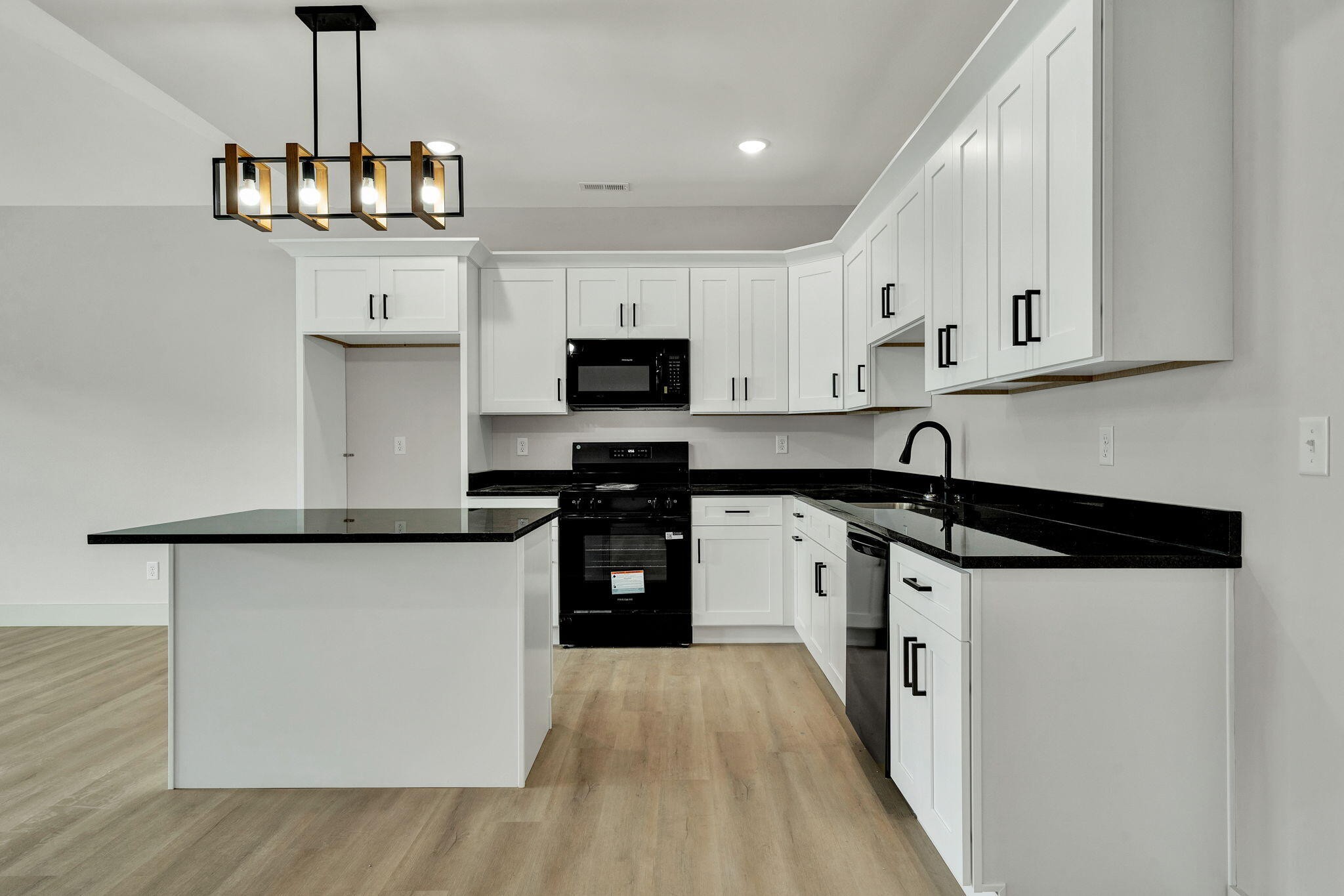 1080 Congress Parkway, N Property Photo 7