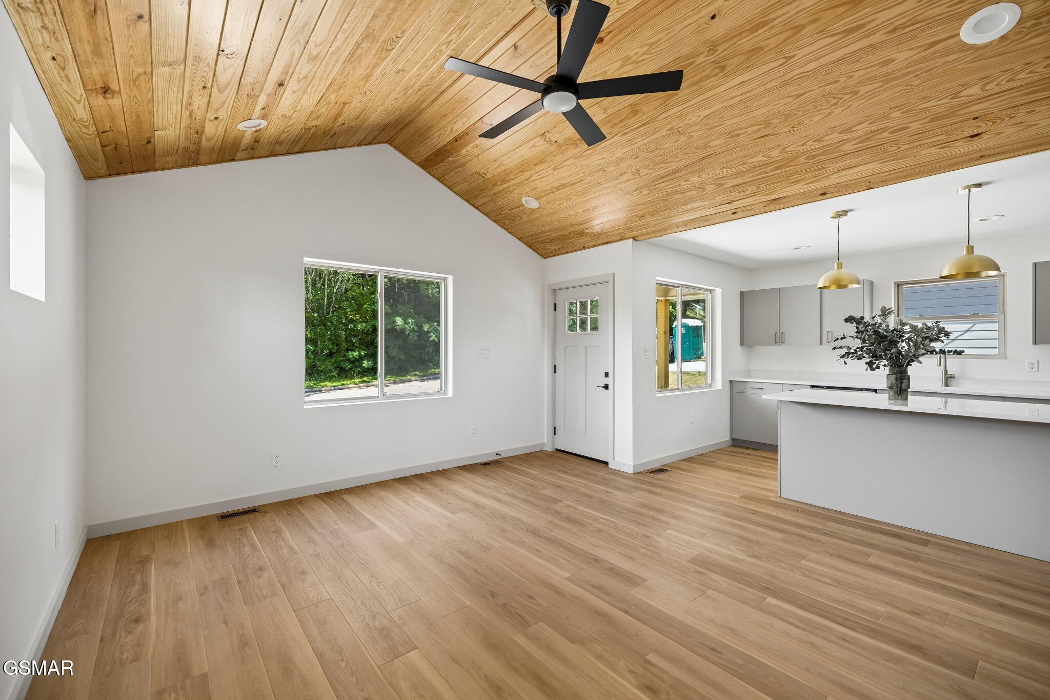 1614 Rugby Avenue Property Photo 8