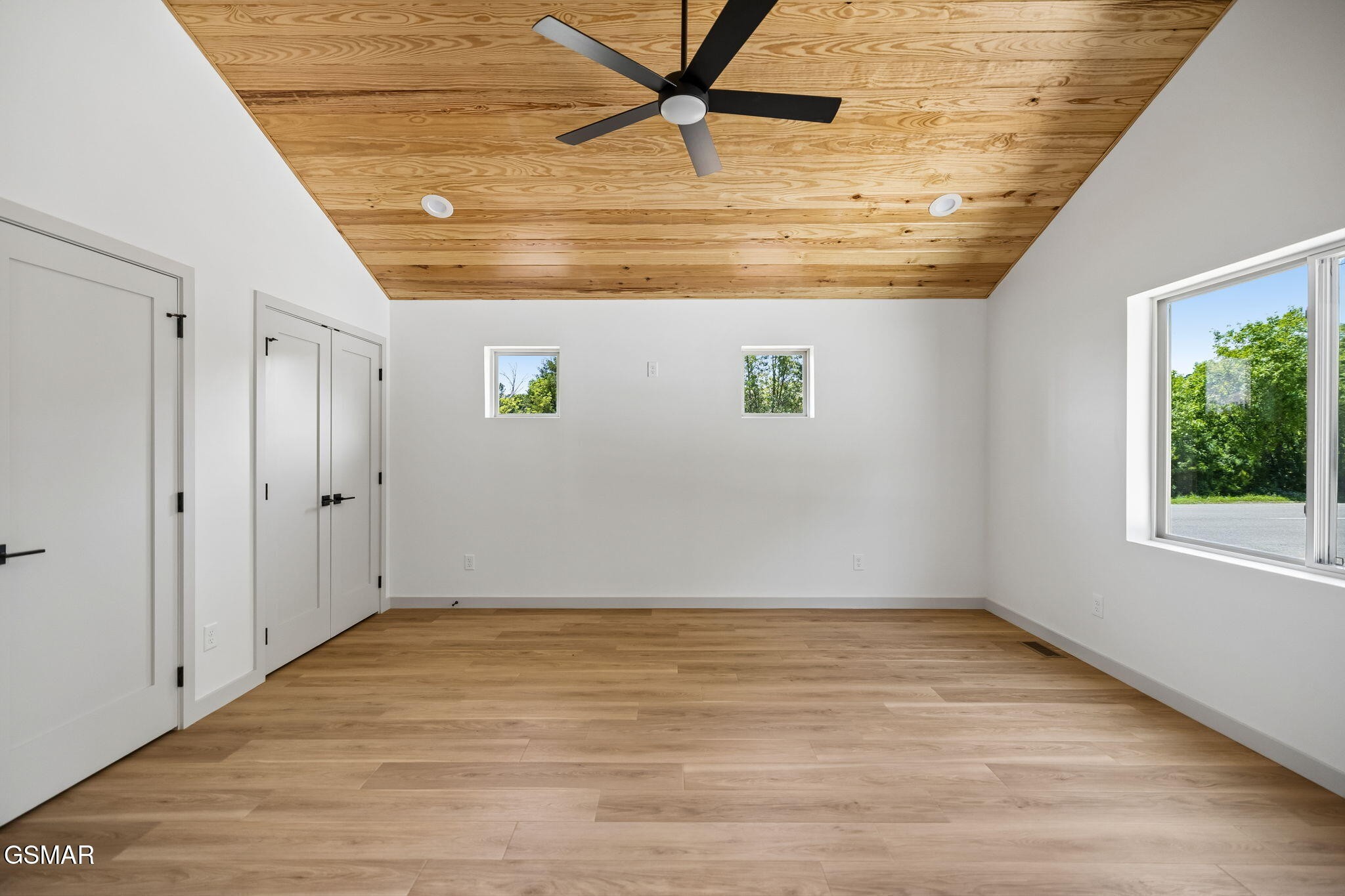 1614 Rugby Avenue Property Photo 10