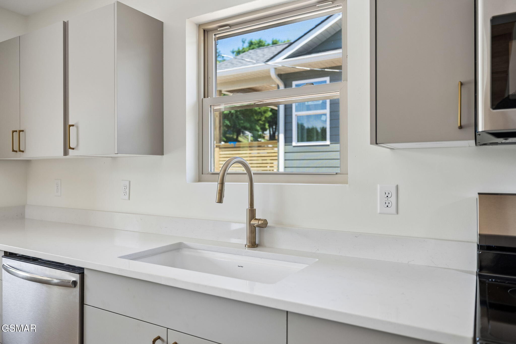 1614 Rugby Avenue Property Photo 14