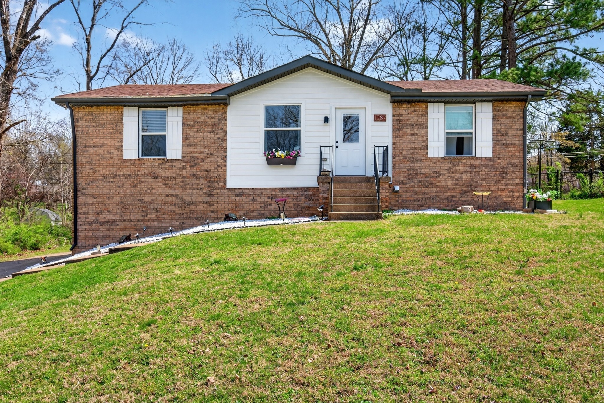 1287 Jostin Dr Property Photo 1