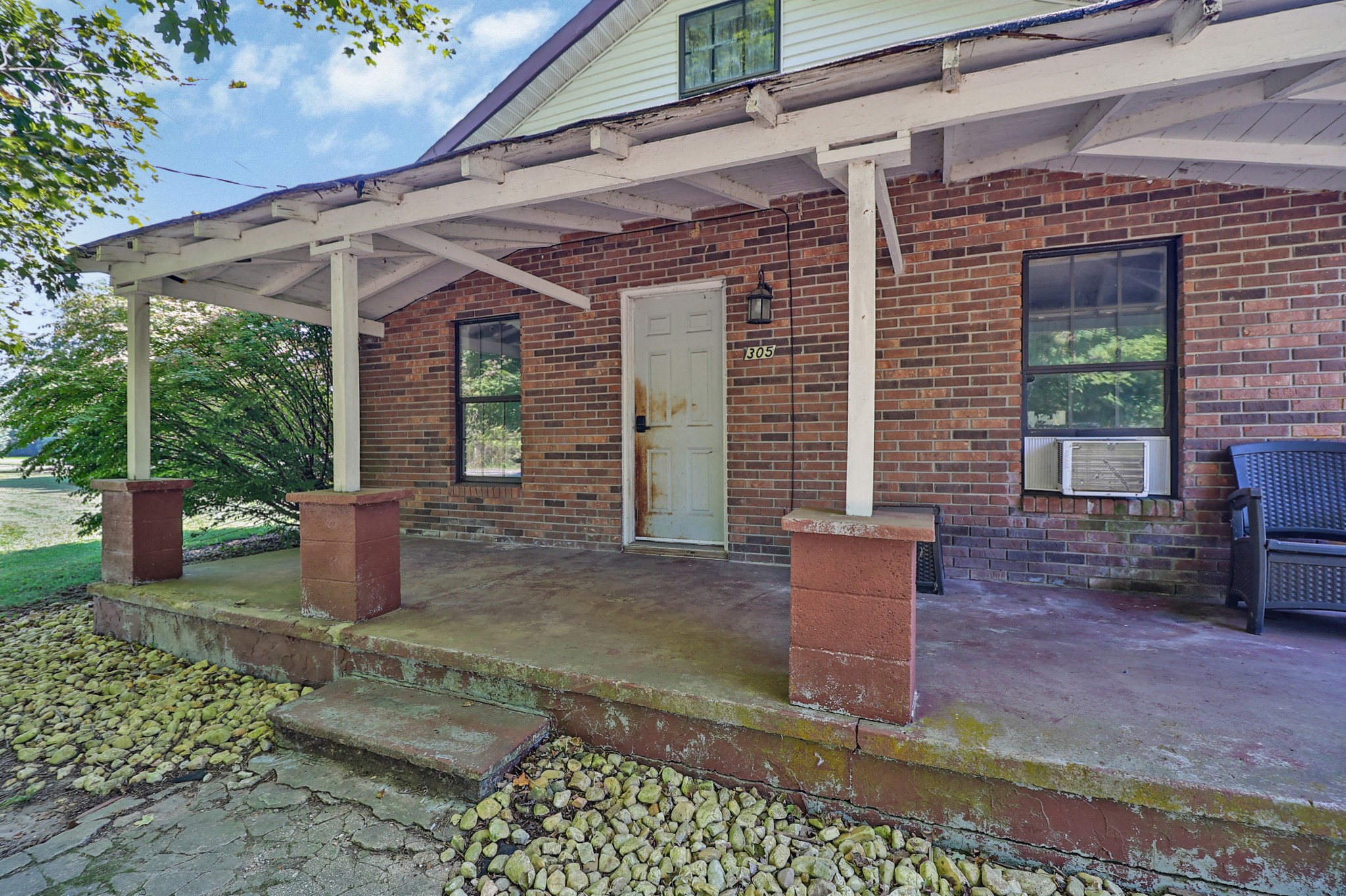 279 Smith Rd Property Photo 3
