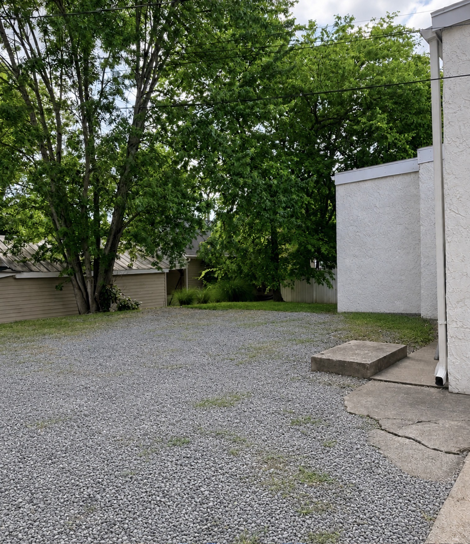 206 W College St Property Photo 3