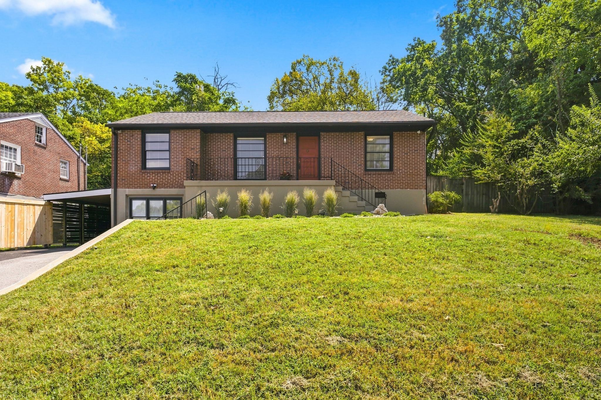 5713 Vine Ridge Drive Property Photo 1