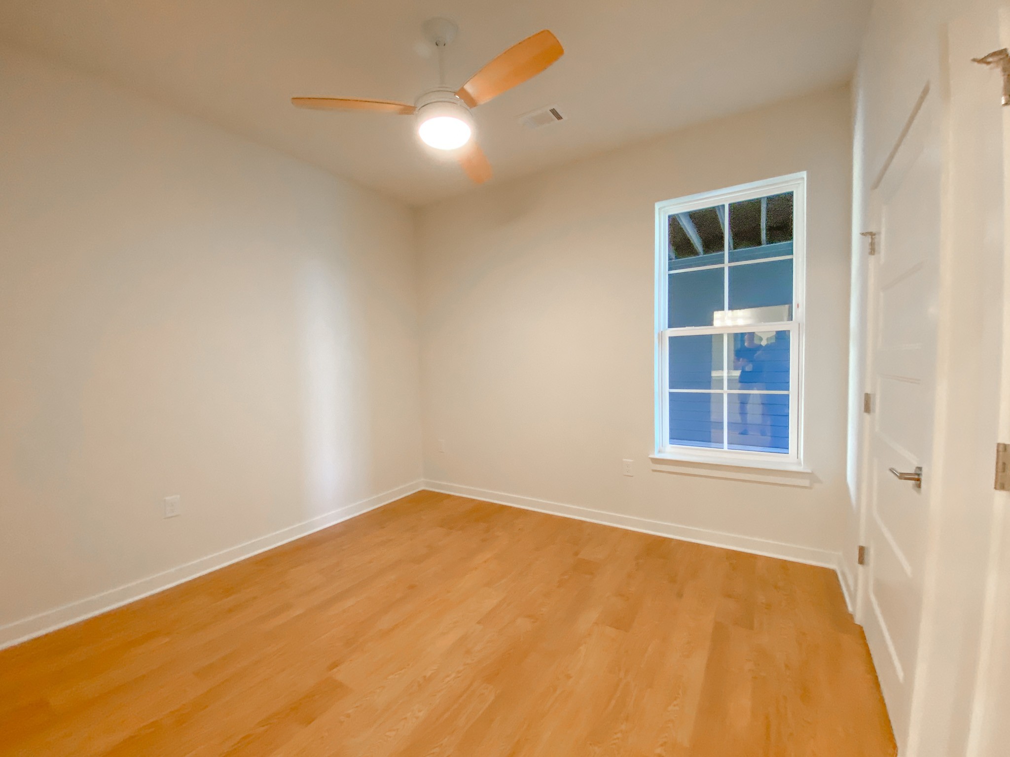 600 E Trinity Ln Property Photo 20