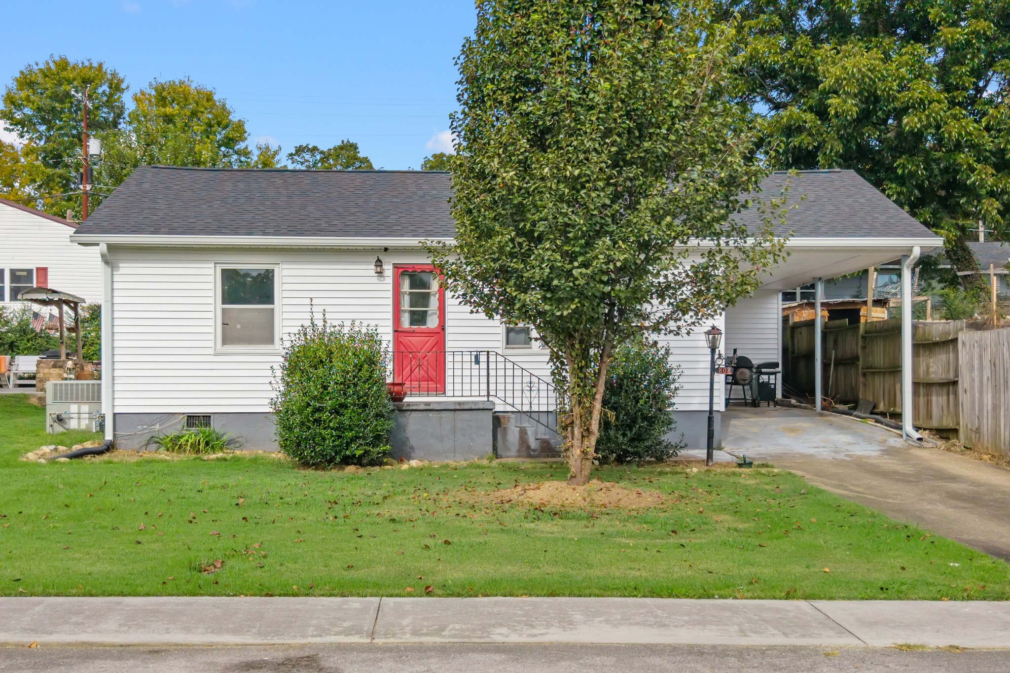 808 Georgia Ave Property Photo 2