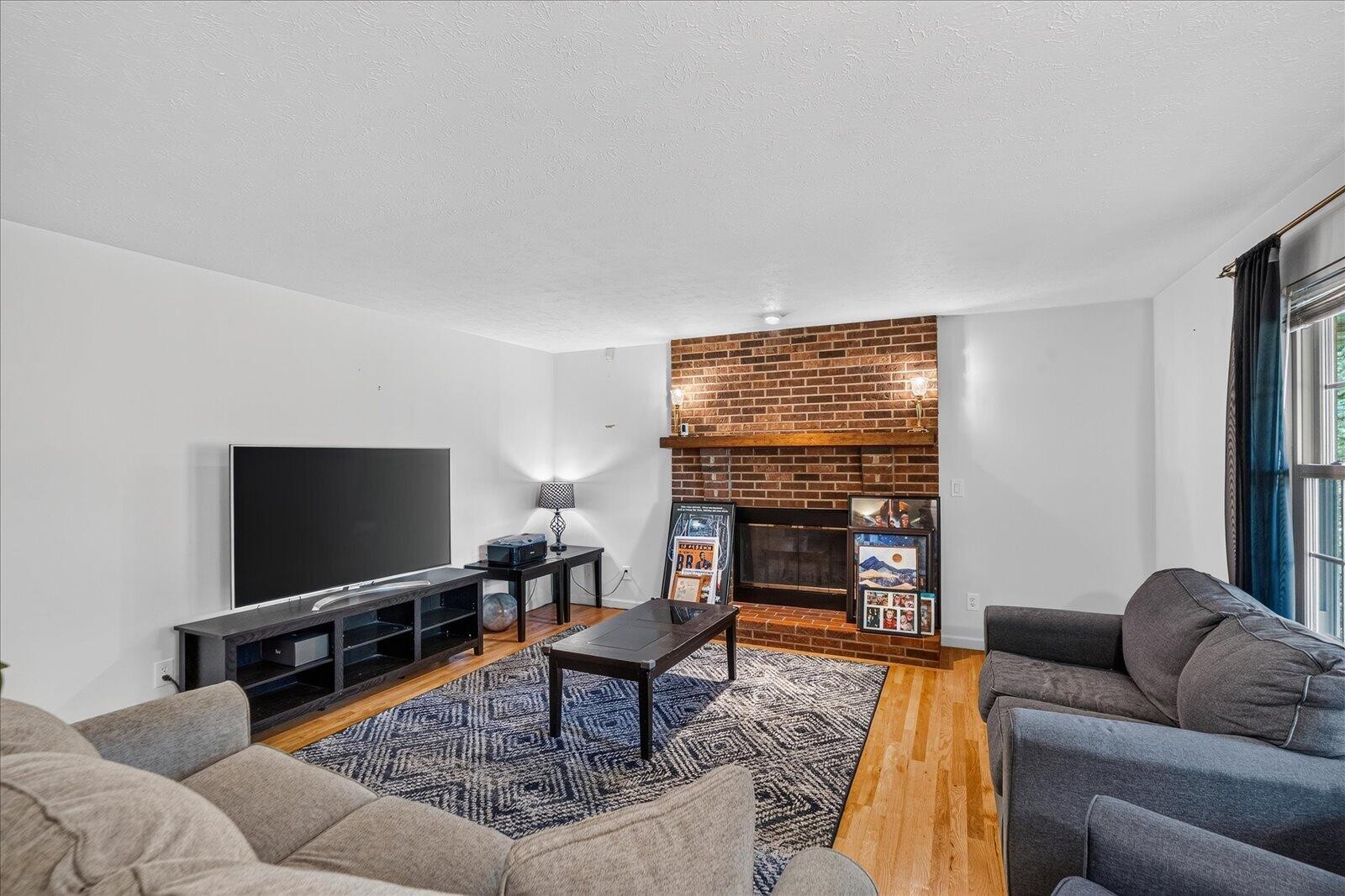 663 Castleview Drive Property Photo 6