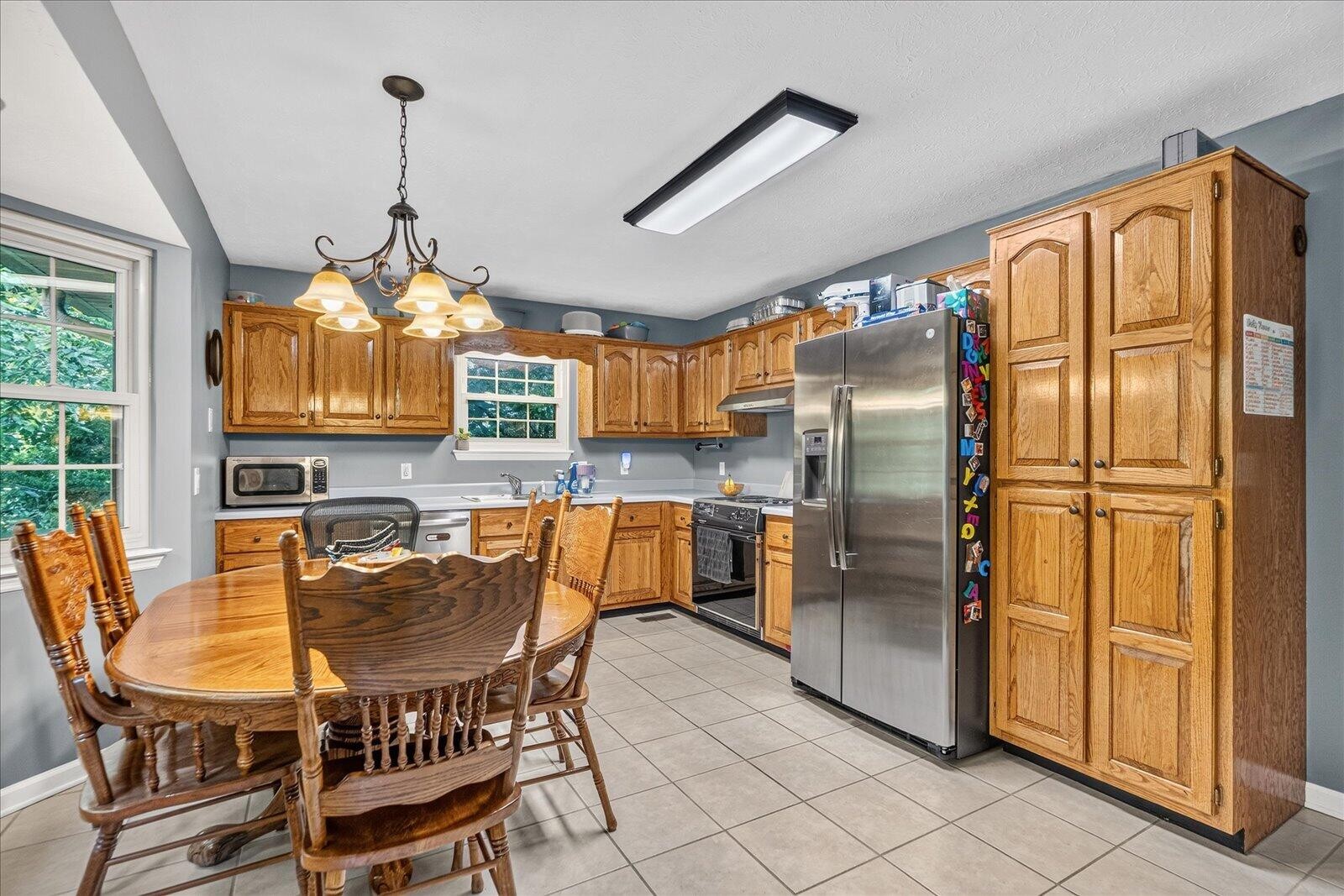 663 Castleview Drive Property Photo 9