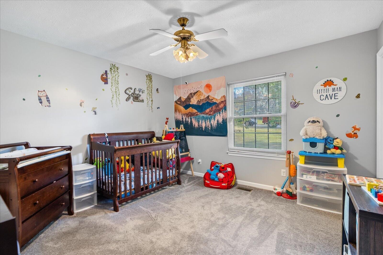 663 Castleview Drive Property Photo 17