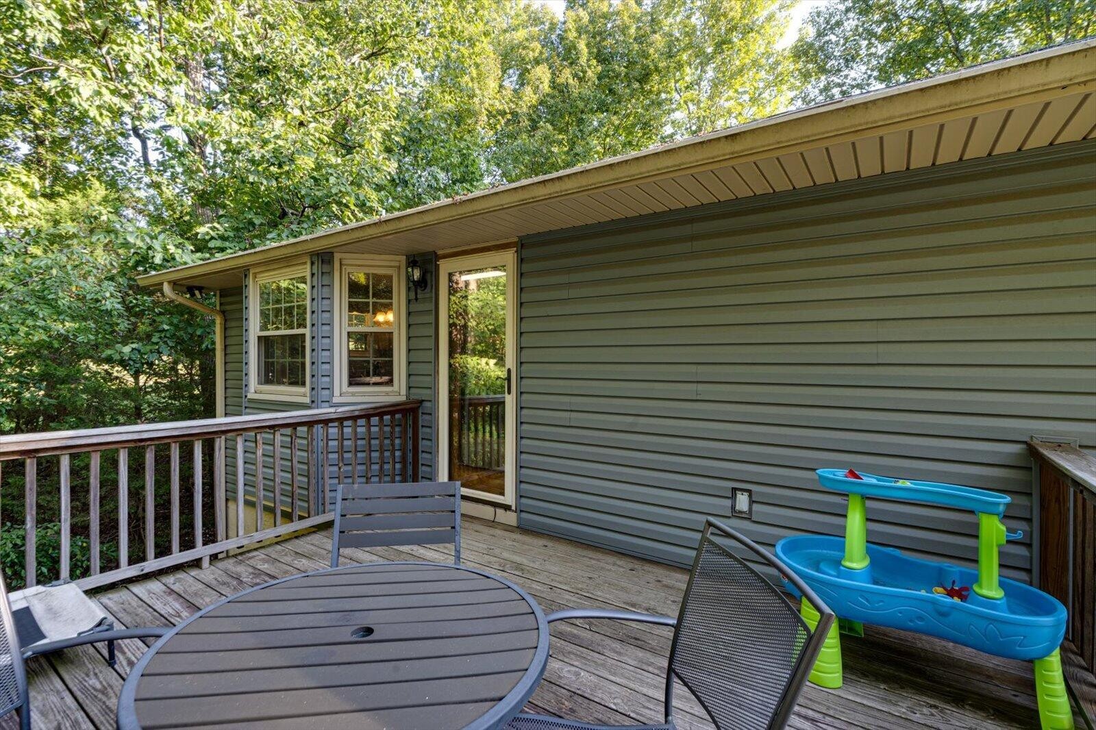 663 Castleview Drive Property Photo 27